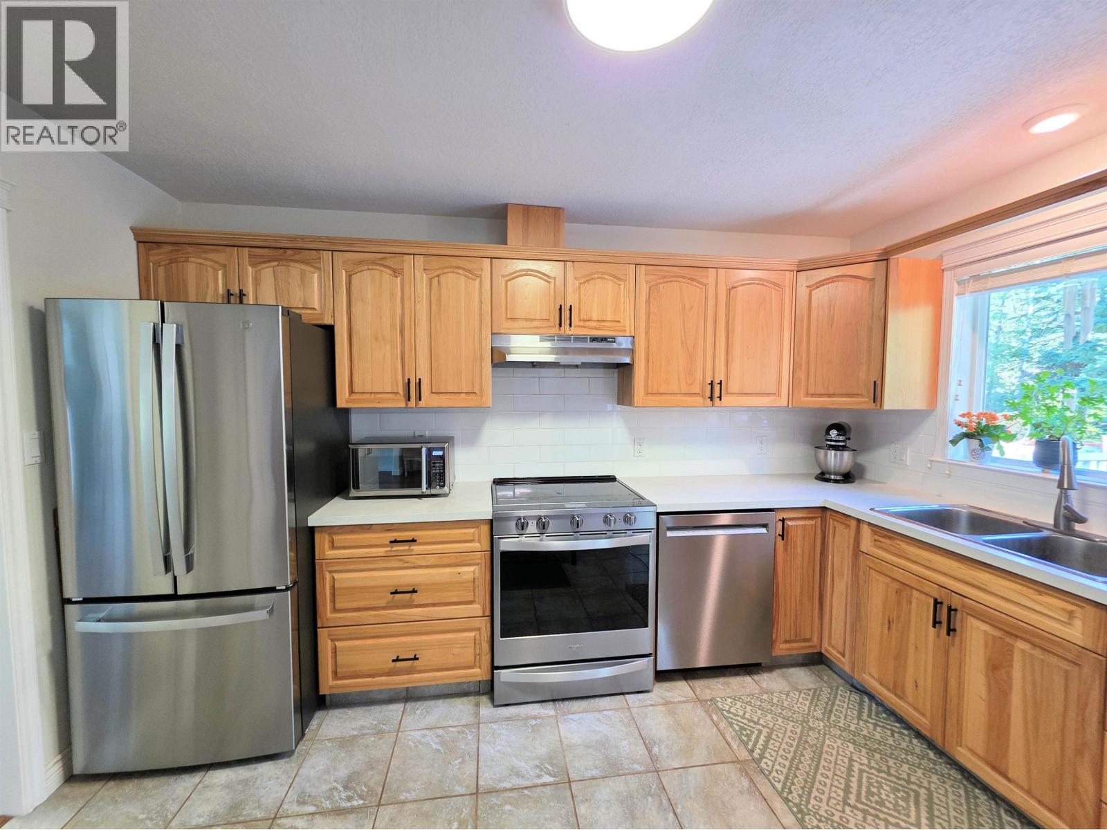 18745 Trout Road, Prince George, British Columbia  V2K 5W3 - Photo 3 - R3041191