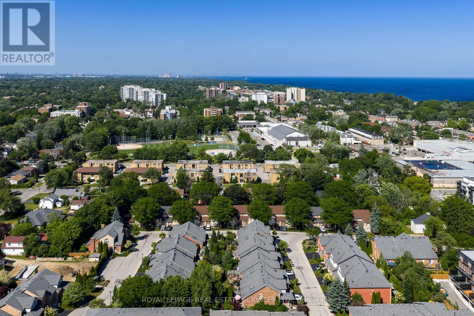 251 Hanover Street, Oakville, Ontario  L6K 0H3 - Photo 46 - W12370851