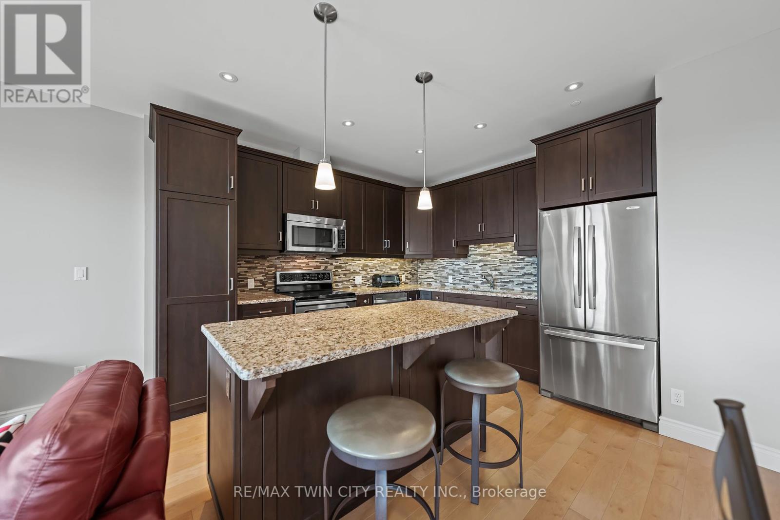 706 - 223 Erb Street W, Waterloo, Ontario  N2L 0B3 - Photo 15 - X12370834