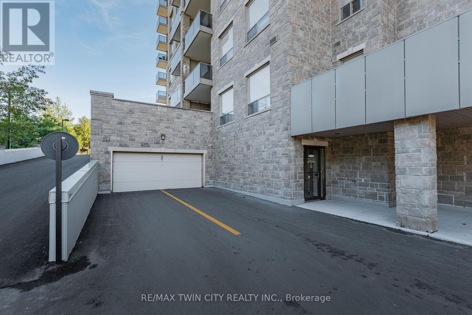 706 - 223 Erb Street W, Waterloo, Ontario  N2L 0B3 - Photo 44 - X12370834