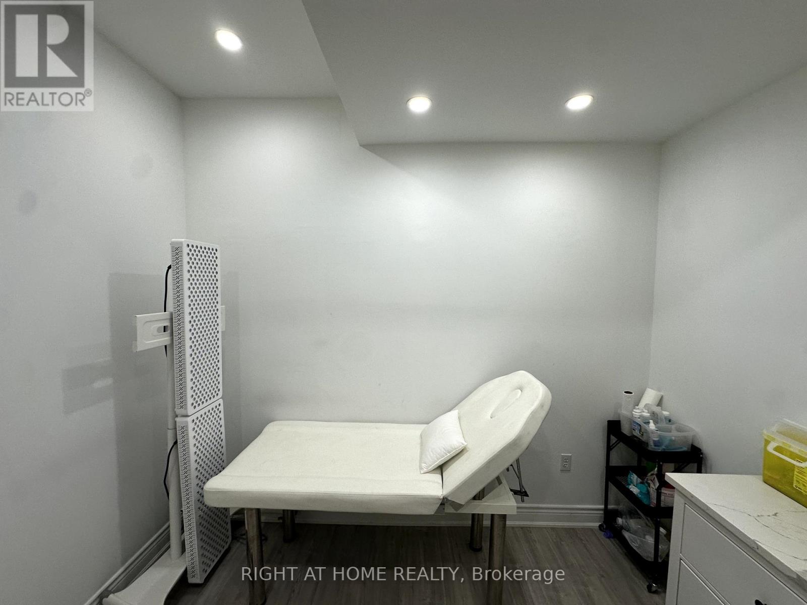 Room 1 - 1639 Eglinton Avenue W, Toronto, Ontario  M6E 2H1 - Photo 11 - C12370924