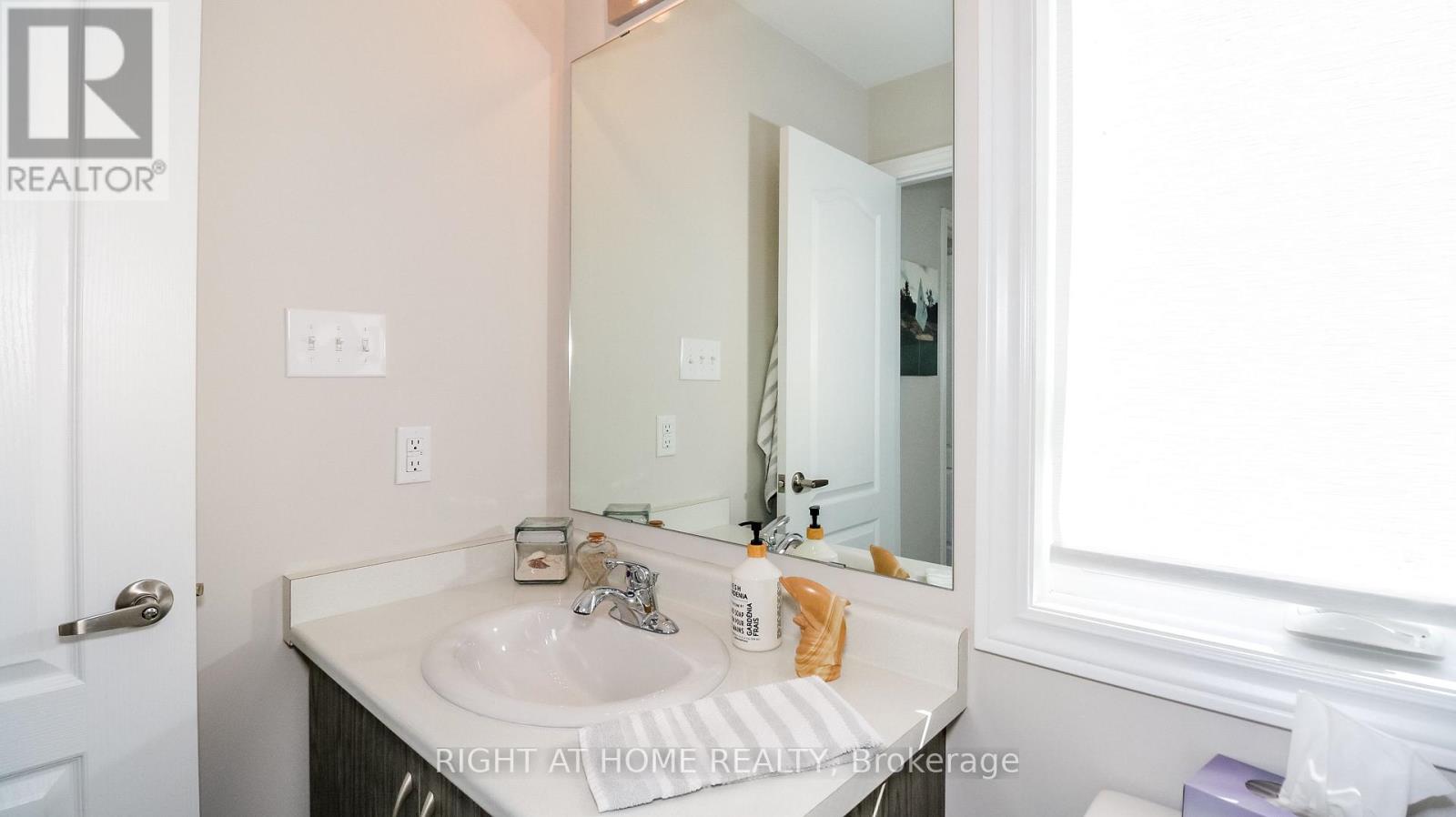 100 Marina Village Drive, Georgian Bay, Ontario  L0K 1S0 - Photo 30 - X12369643