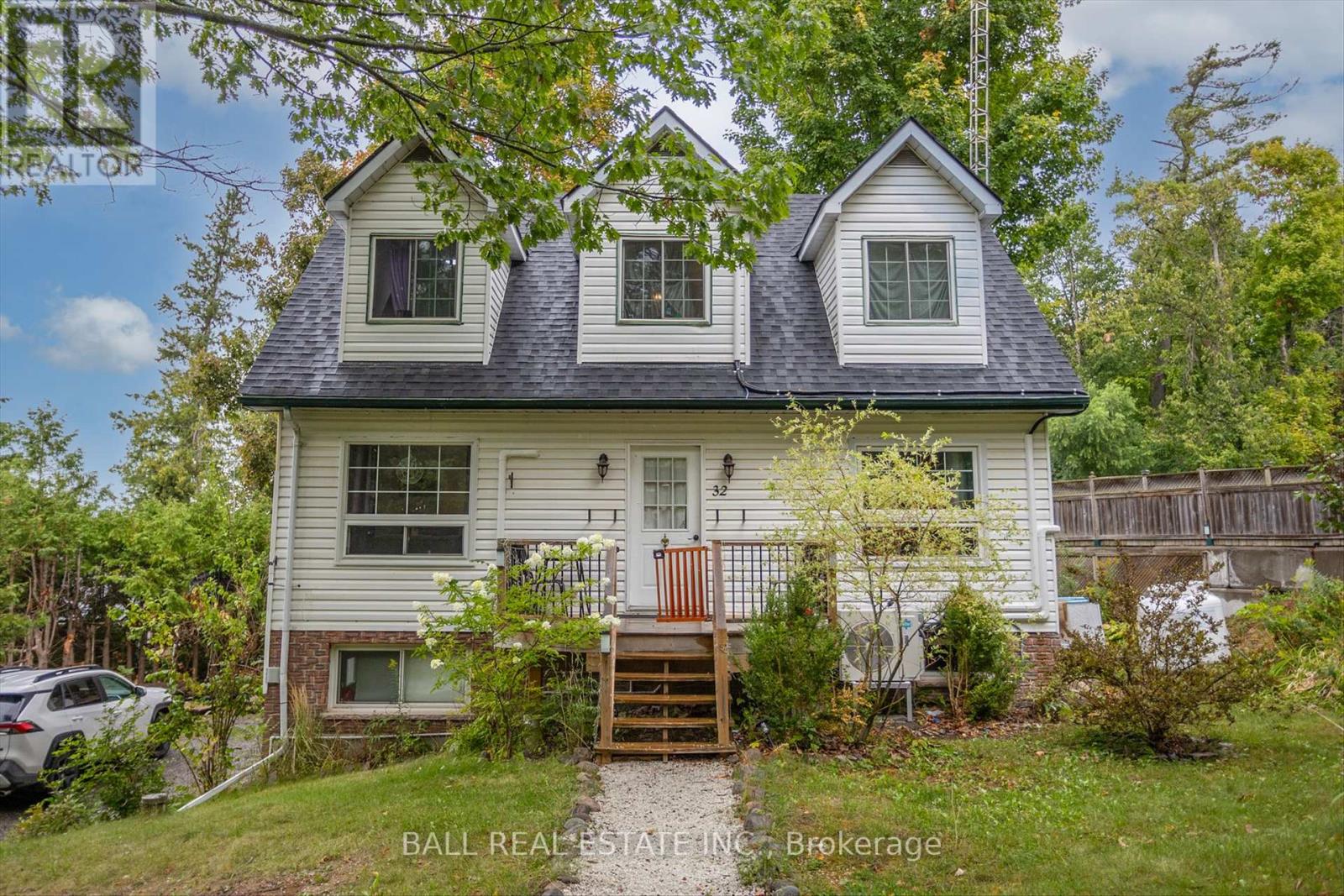 32 Cherryhill Street, Kawartha Lakes (Verulam), Ontario  K0M 1L0 - Photo 1 - X12370999