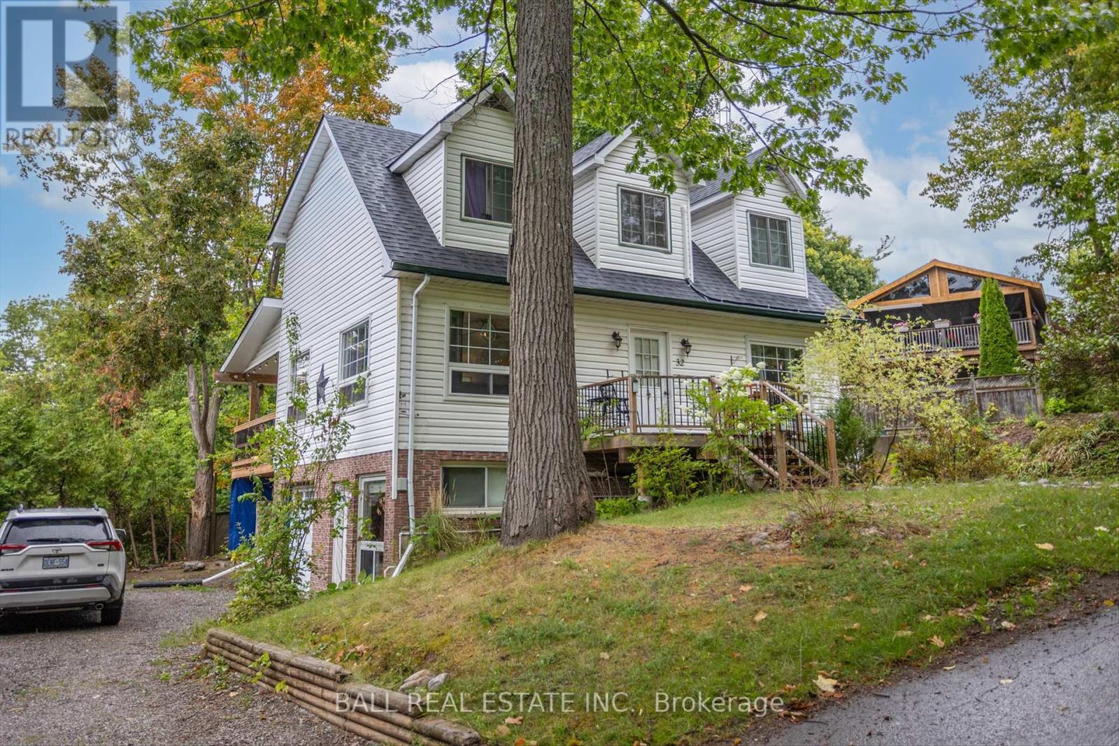 32 Cherryhill Street, Kawartha Lakes (Verulam), Ontario  K0M 1L0 - Photo 2 - X12370999