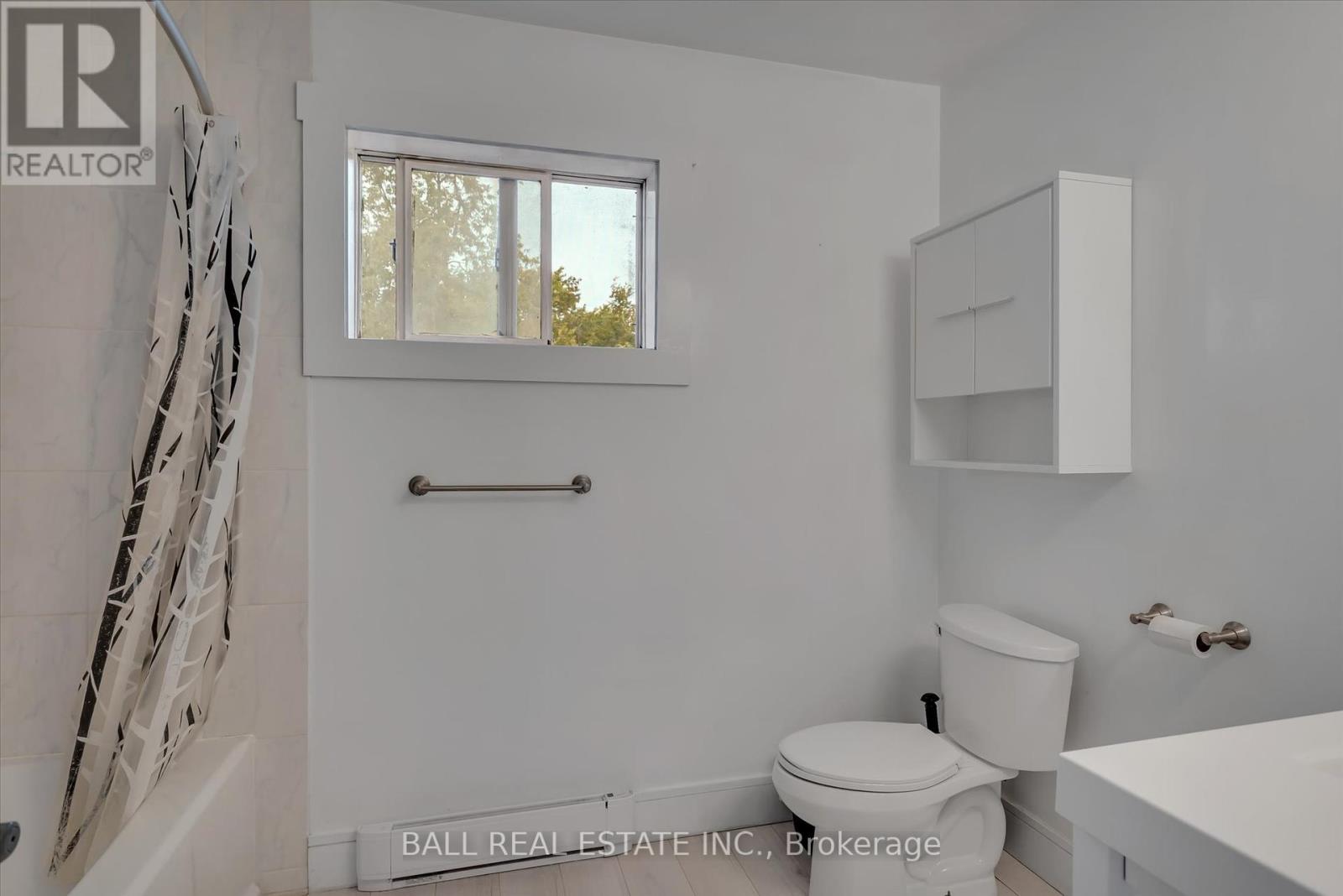32 Cherryhill Street, Kawartha Lakes (Verulam), Ontario  K0M 1L0 - Photo 24 - X12370999