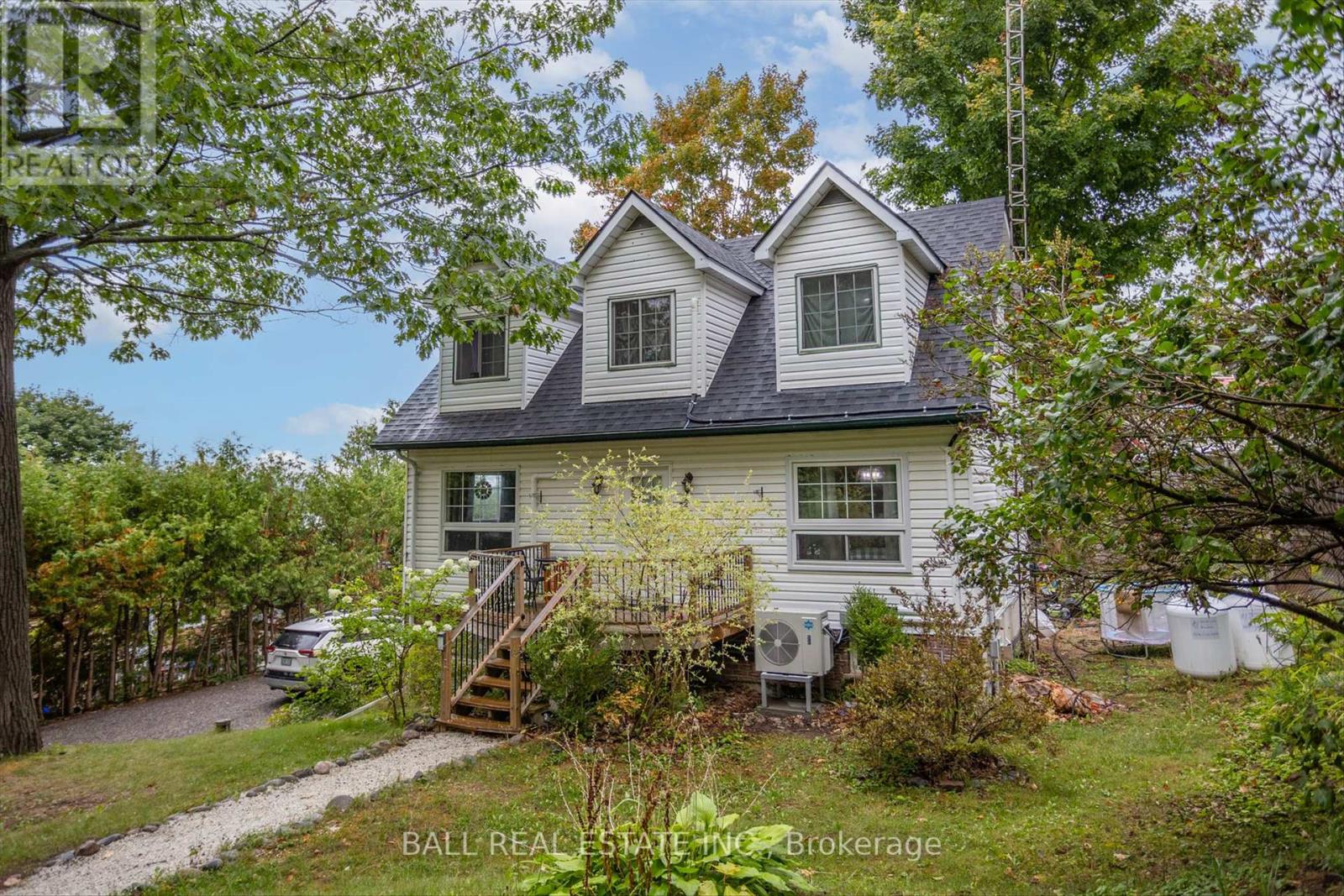 32 Cherryhill Street, Kawartha Lakes (Verulam), Ontario  K0M 1L0 - Photo 3 - X12370999