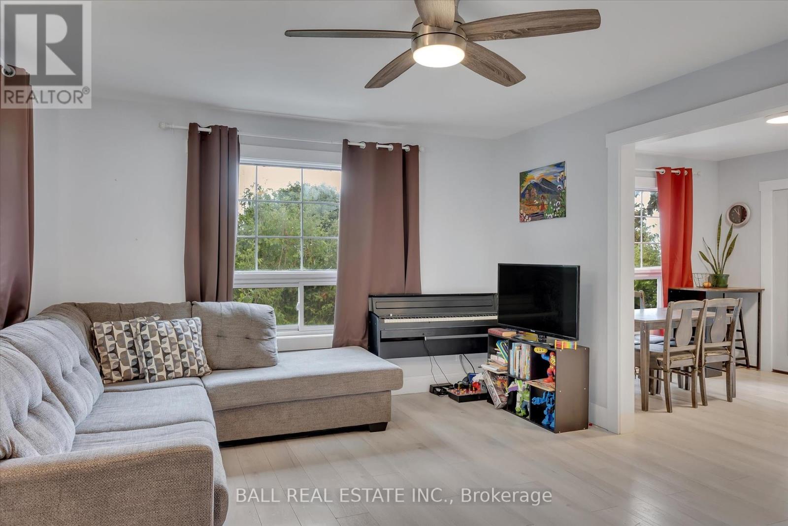 32 Cherryhill Street, Kawartha Lakes (Verulam), Ontario  K0M 1L0 - Photo 6 - X12370999