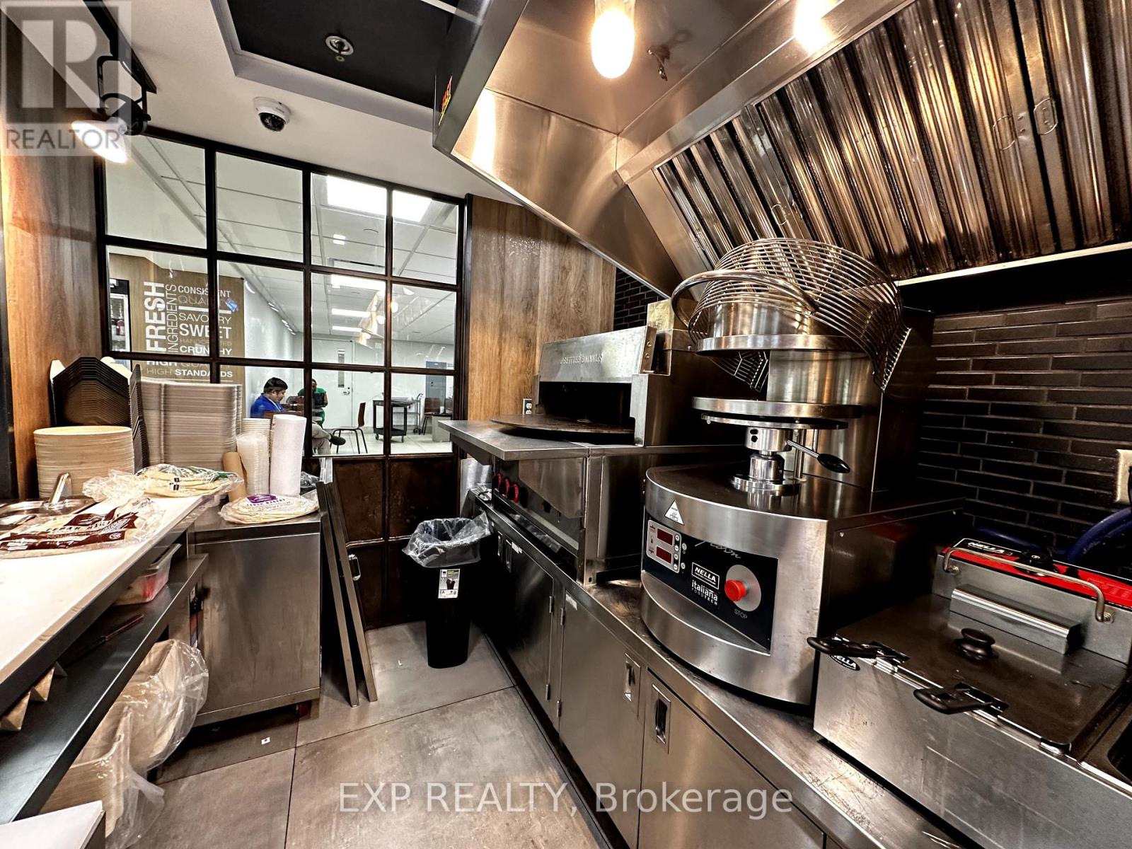 7 - 100 Queensway W, Mississauga, Ontario  L5B 1B8 - Photo 14 - W12370912