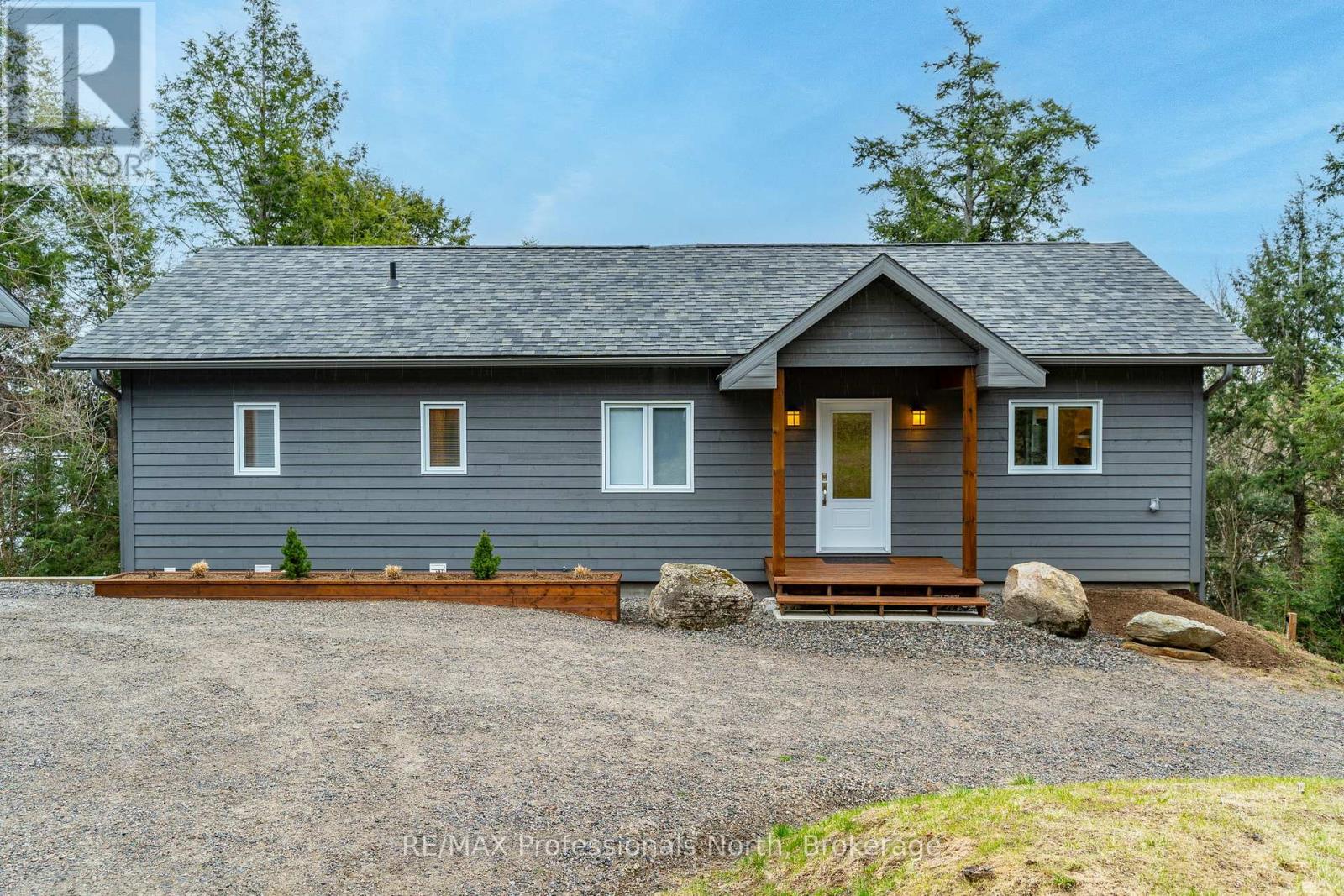 5997 Kennisis Lake Road, Dysart Et Al, Ontario  K0M 1S0 - Photo 4 - X12247793