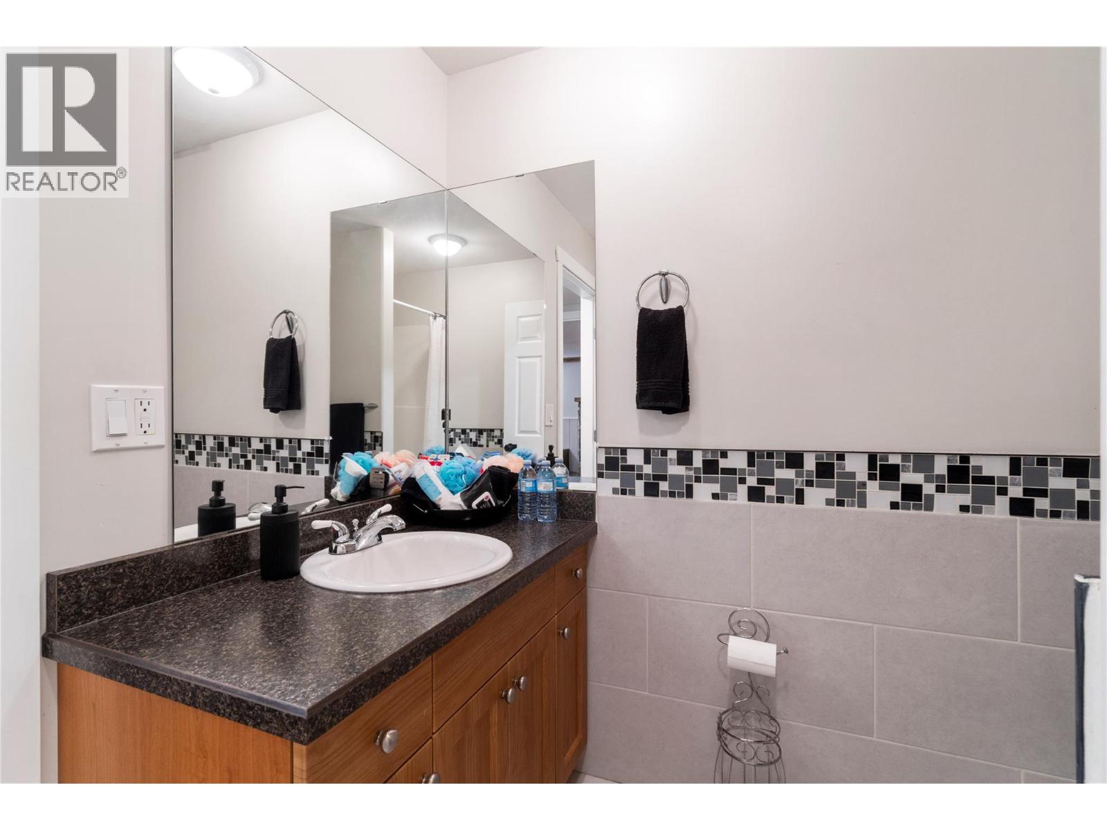 5327 Squilax Anglemont Road, Celista, British Columbia  V0E 1M6 - Photo 41 - 10360747