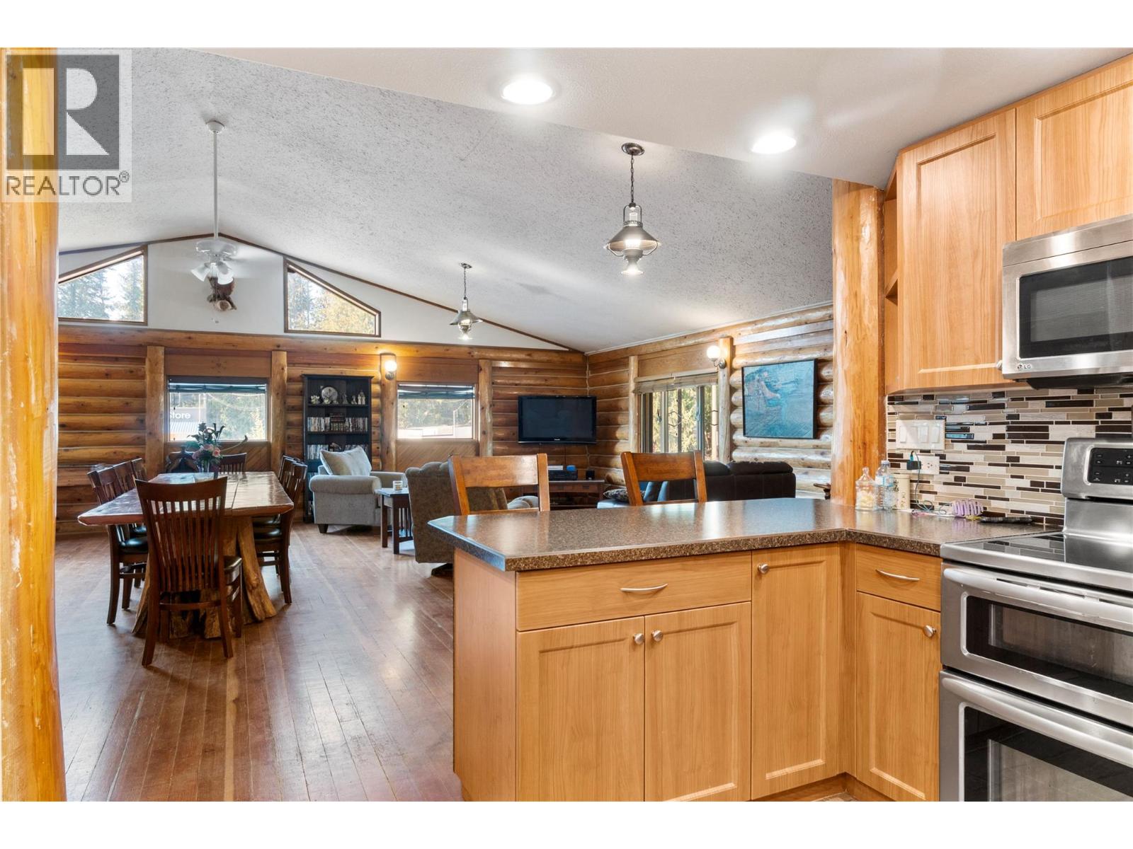 5327 Squilax Anglemont Road, Celista, British Columbia  V0E 1M6 - Photo 25 - 10360747