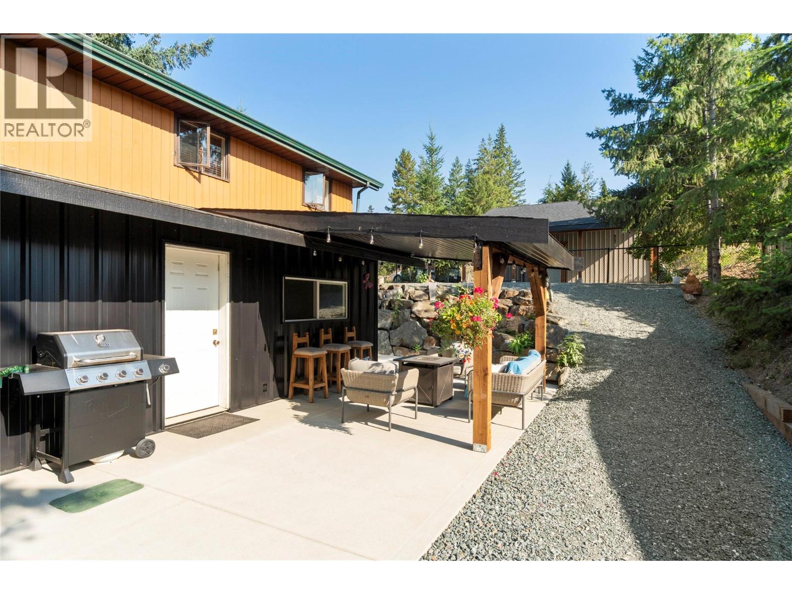 5327 Squilax Anglemont Road, Celista, British Columbia  V0E 1M6 - Photo 15 - 10360747