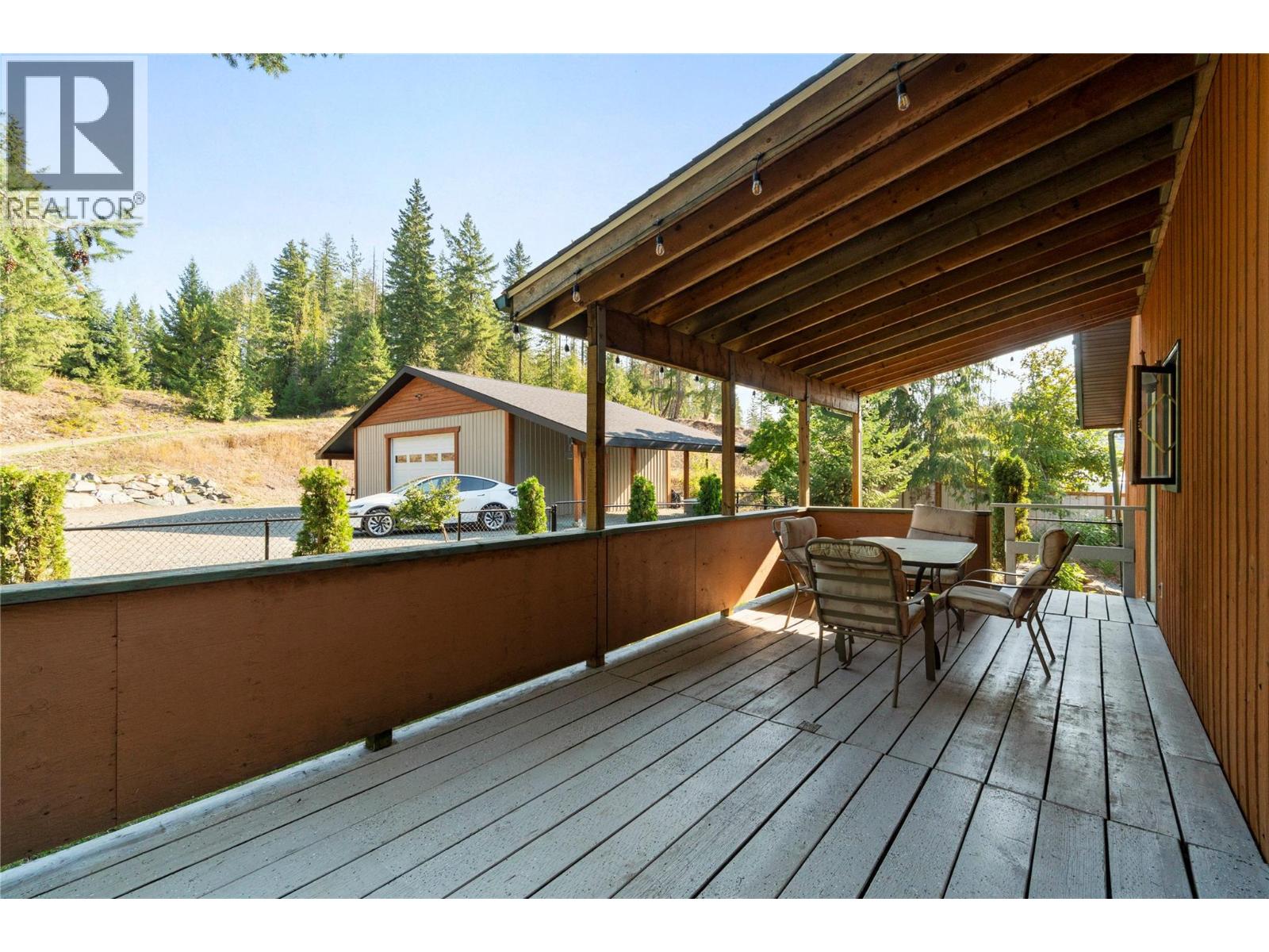 5327 Squilax Anglemont Road, Celista, British Columbia  V0E 1M6 - Photo 8 - 10360747