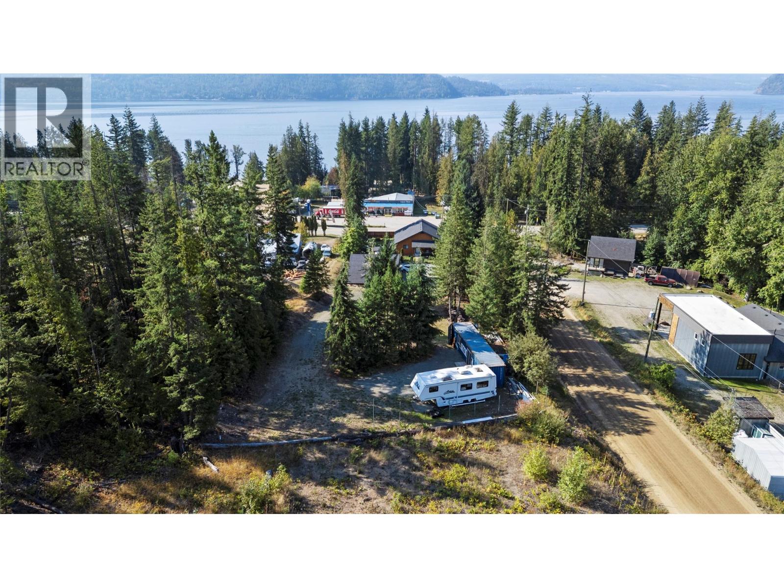 5327 Squilax Anglemont Road, Celista, British Columbia  V0E 1M6 - Photo 18 - 10360747