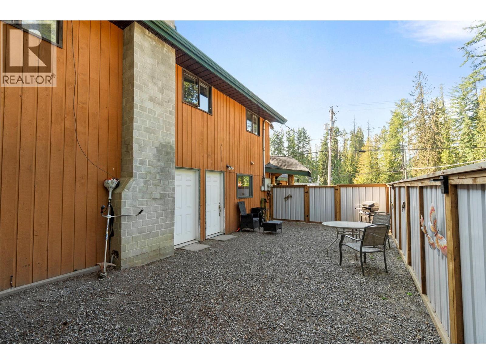5327 Squilax Anglemont Road, Celista, British Columbia  V0E 1M6 - Photo 9 - 10360747