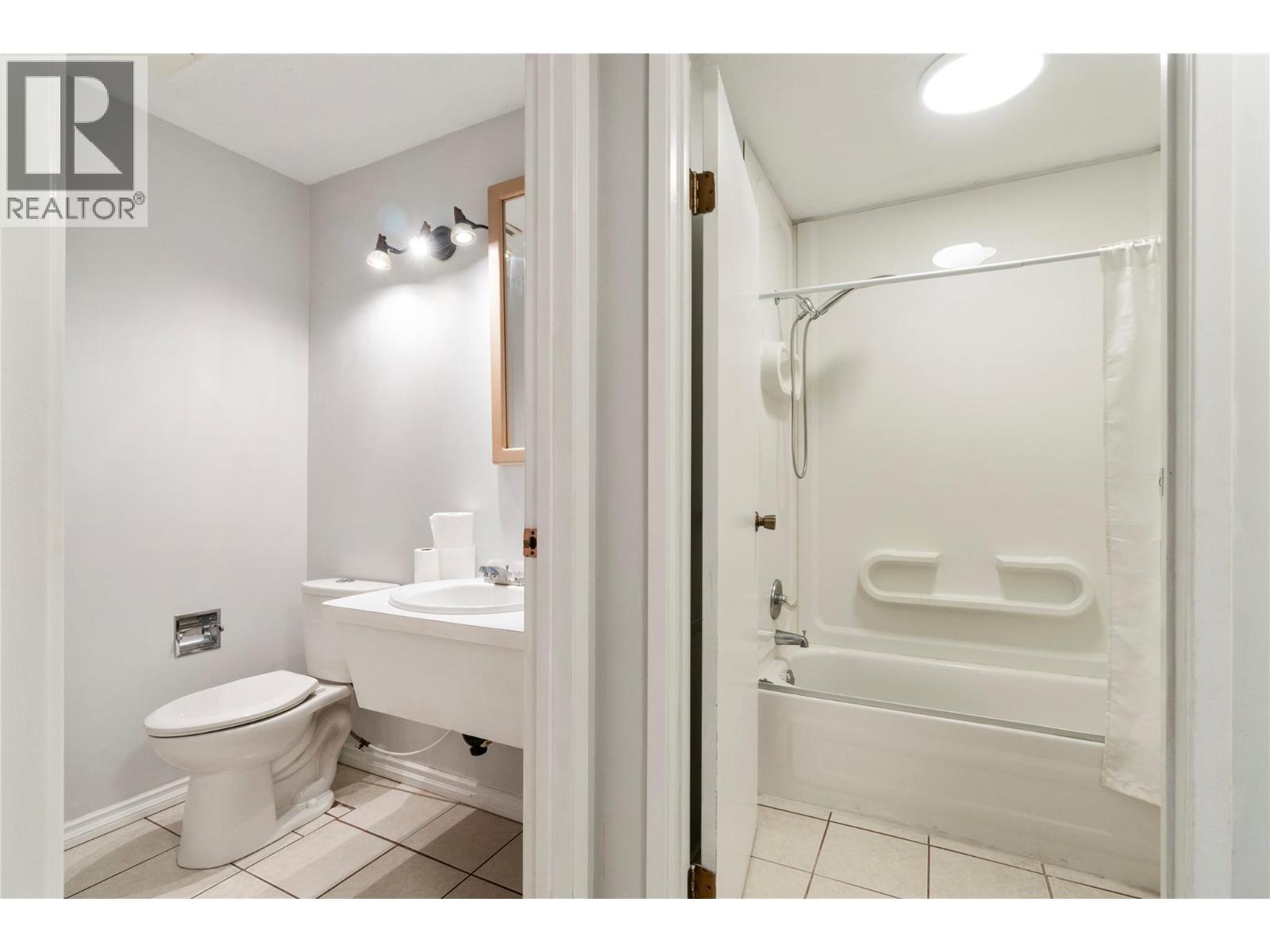5327 Squilax Anglemont Road, Celista, British Columbia  V0E 1M6 - Photo 51 - 10360747