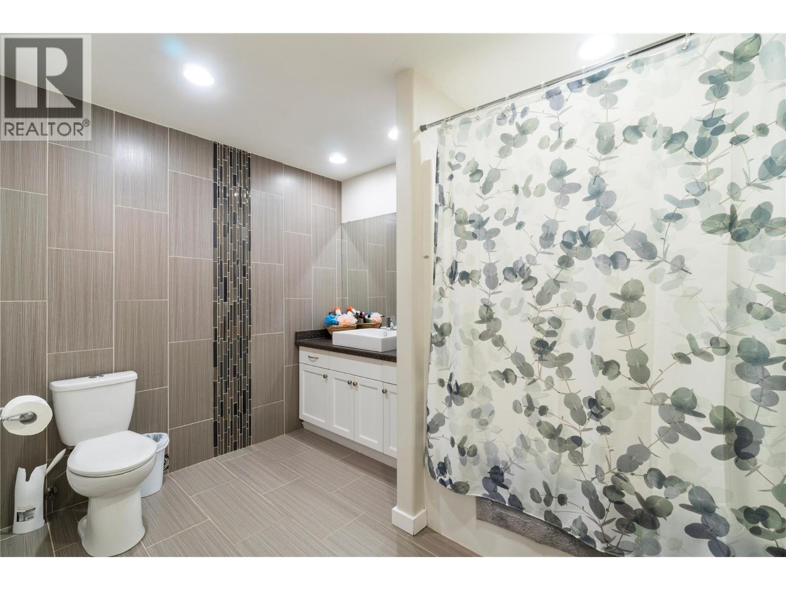 5327 Squilax Anglemont Road, Celista, British Columbia  V0E 1M6 - Photo 46 - 10360747