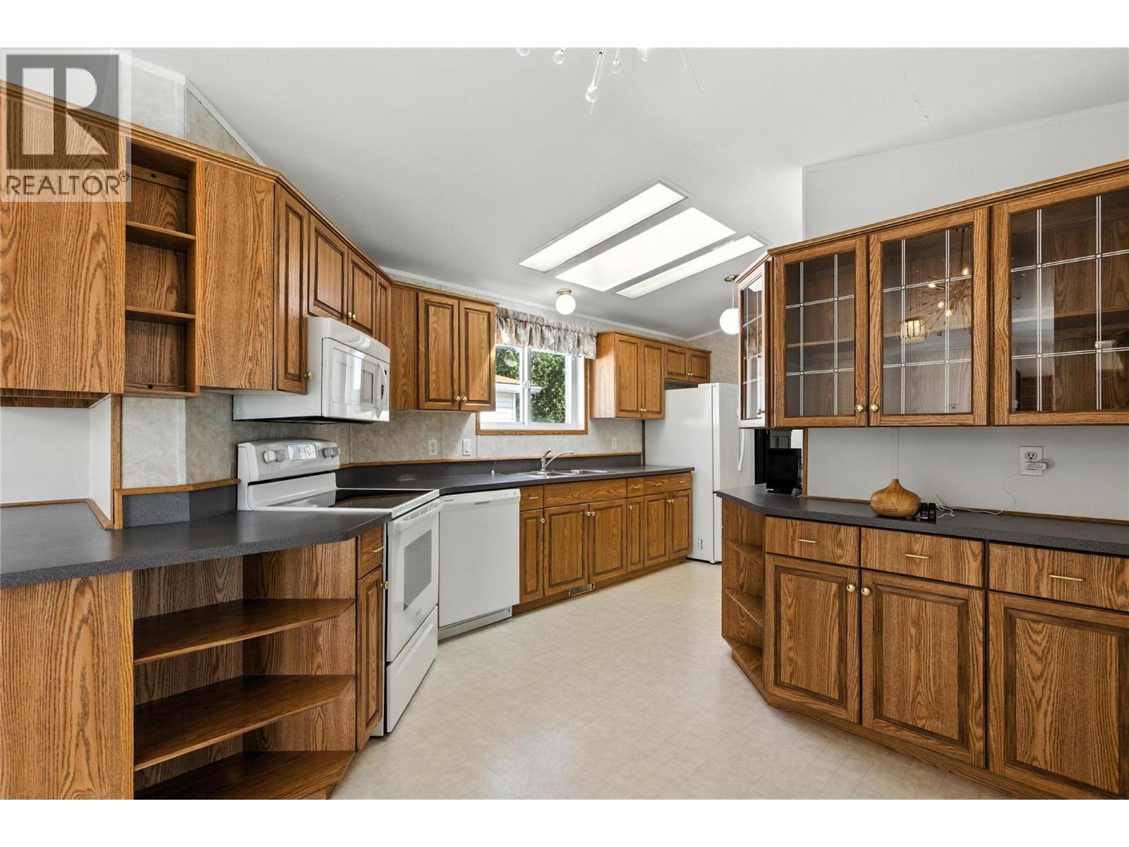 310 Amethyst Court, Logan Lake, British Columbia  V0K 1W0 - Photo 8 - 10360883