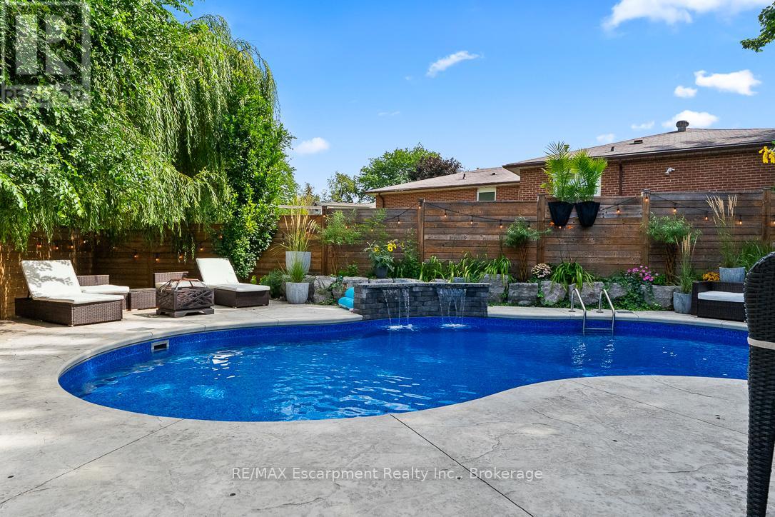231 Southwood Court, Oakville, Ontario  L6L 5L9 - Photo 34 - W12370975