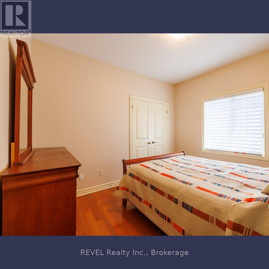 2 Seyval Place, Niagara-On-The-Lake (Virgil), Ontario  L0S 1J0 - Photo 10 - X12370993
