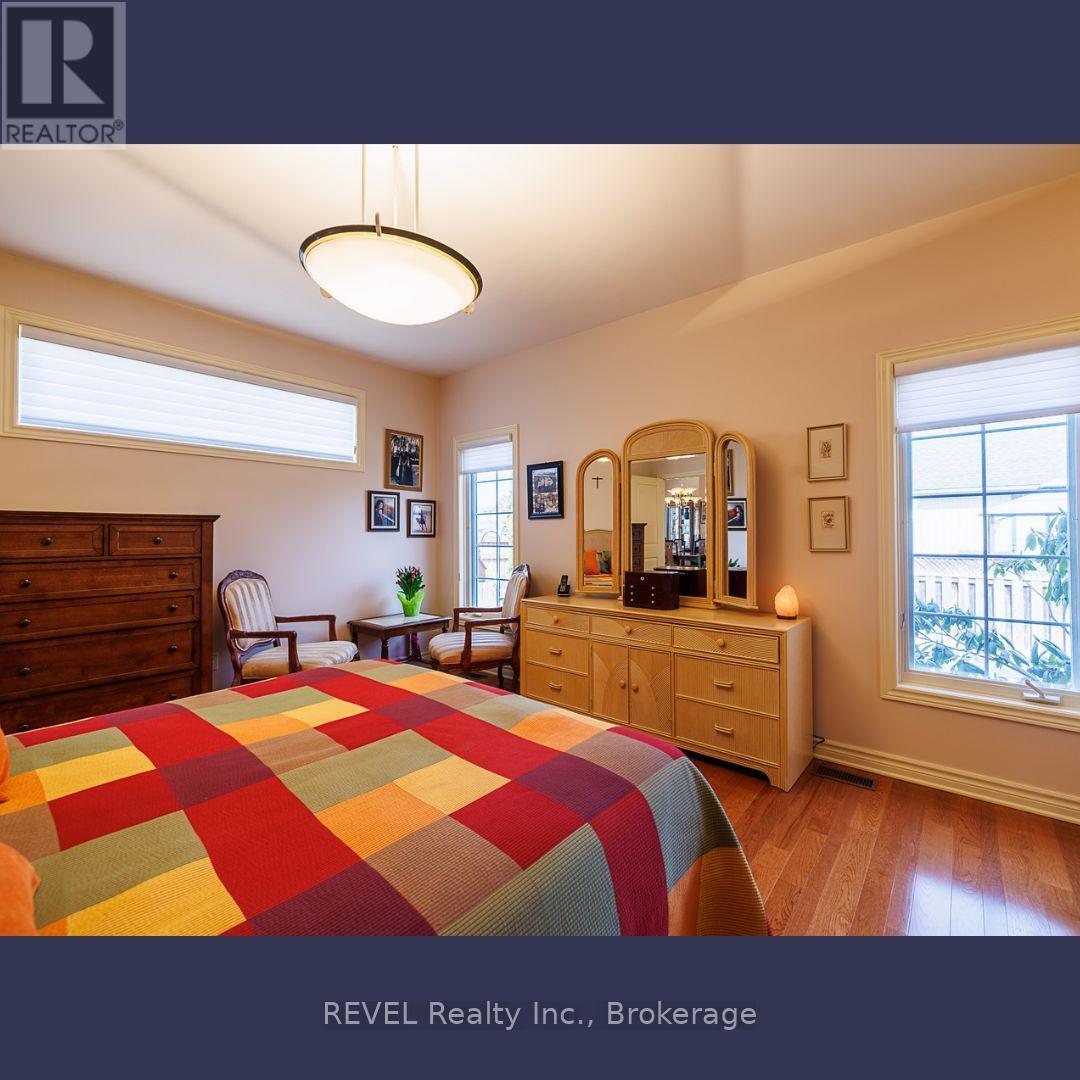 2 Seyval Place, Niagara-On-The-Lake (Virgil), Ontario  L0S 1J0 - Photo 11 - X12370993
