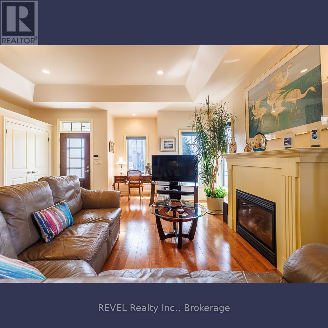2 Seyval Place, Niagara-On-The-Lake (Virgil), Ontario  L0S 1J0 - Photo 2 - X12370993