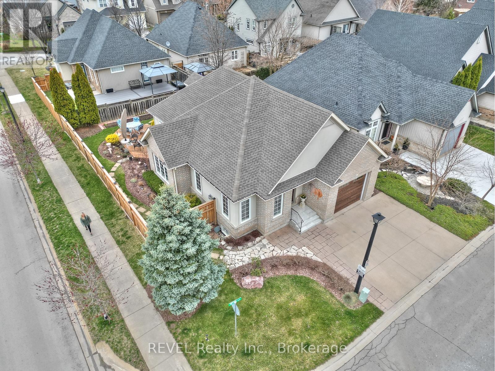 2 Seyval Place, Niagara-On-The-Lake (Virgil), Ontario  L0S 1J0 - Photo 21 - X12370993