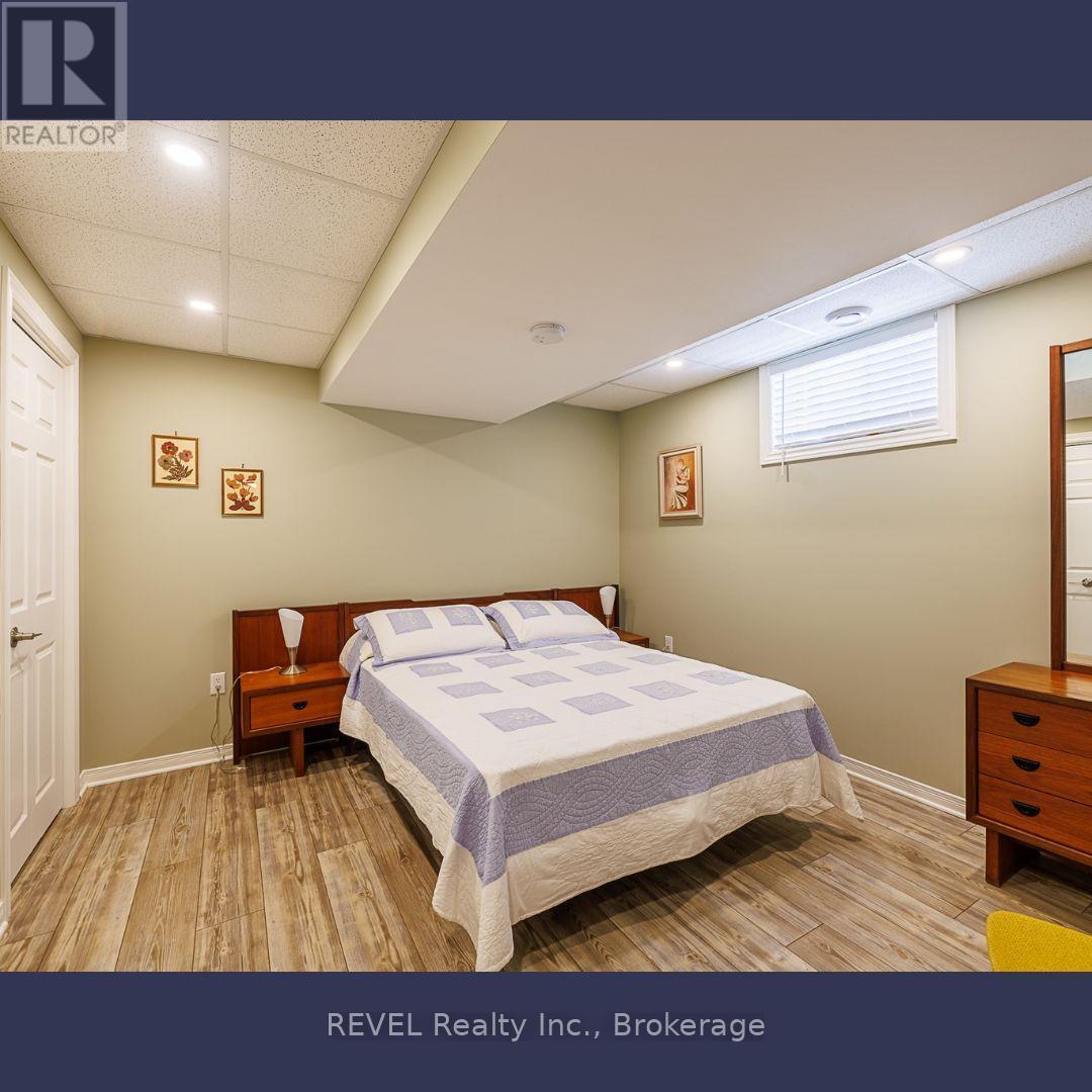 2 Seyval Place, Niagara-On-The-Lake (Virgil), Ontario  L0S 1J0 - Photo 4 - X12370993