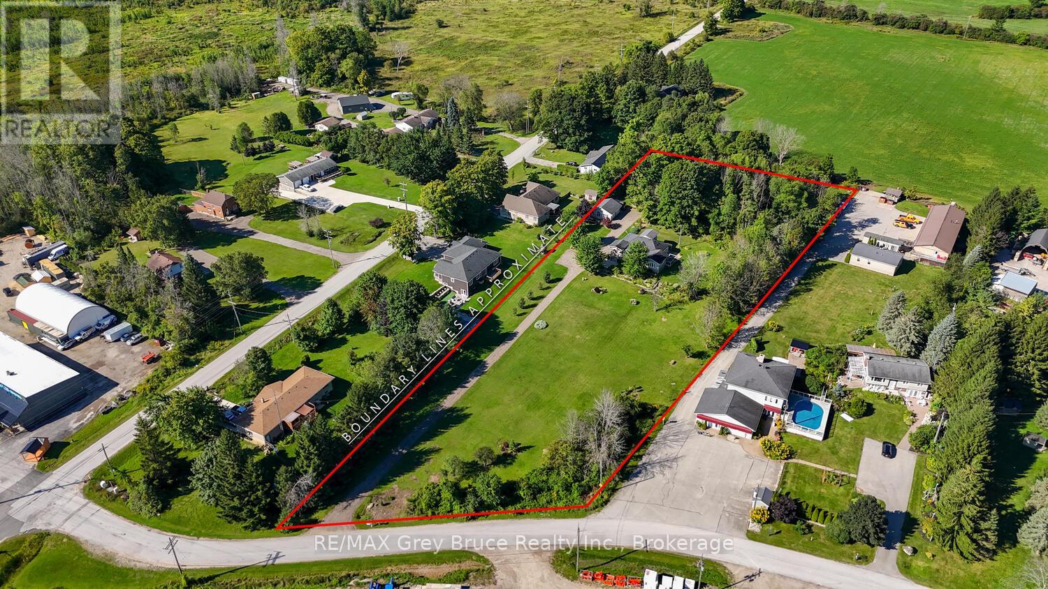 106 Drive-In Crescent, Georgian Bluffs, Ontario  N4K 5N7 - Photo 34 - X12371009