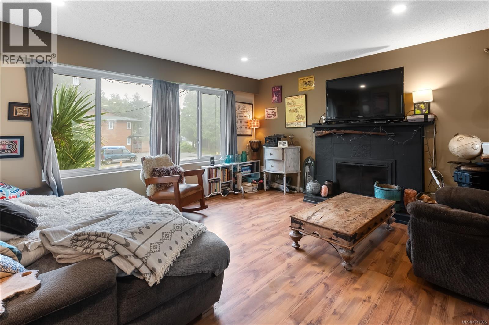 1550 Larch Rd, Ucluelet, British Columbia  V0R 3A0 - Photo 2 - 1012335