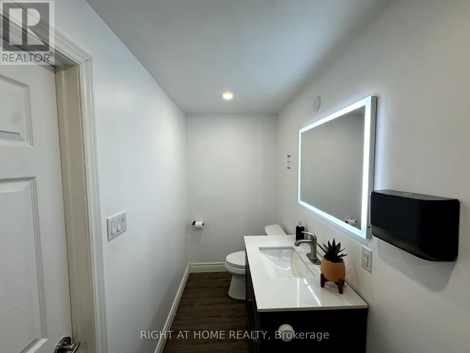 Room 2 - 1639 Eglinton Avenue W, Toronto, Ontario  M6E 2H1 - Photo 18 - C12370958