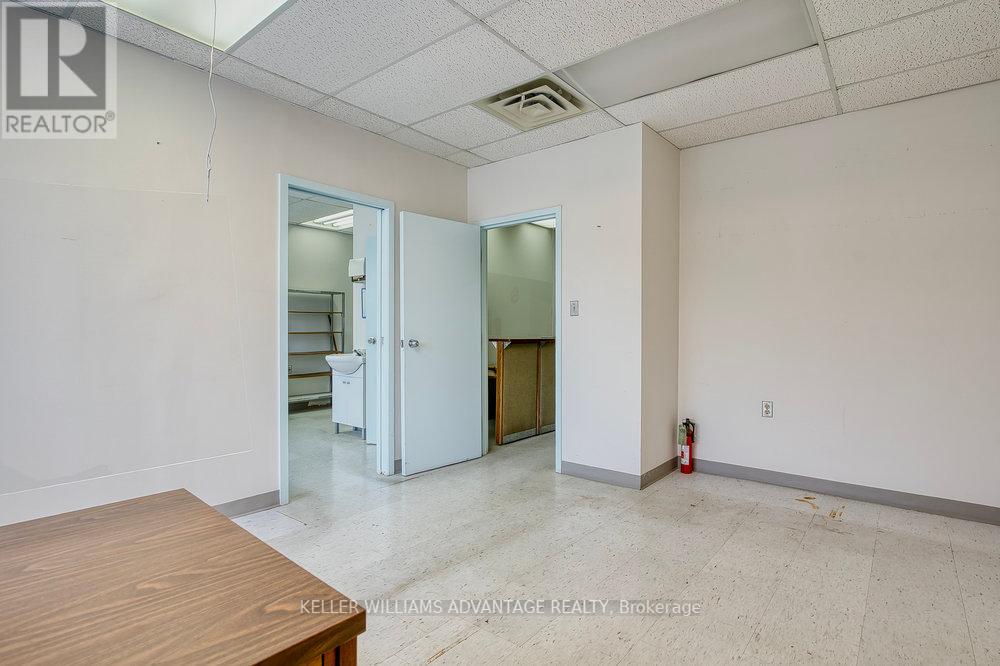 207 - 302 Spadina Avenue, Toronto (Kensington-Chinatown), Ontario  M5T 2E7 - Photo 13 - C12371027