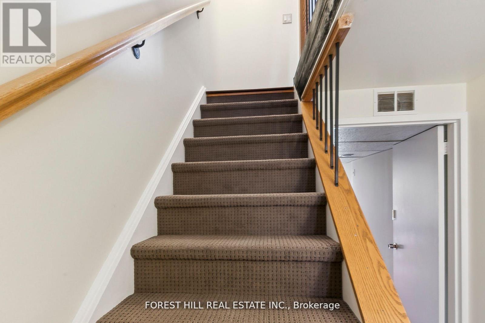 86 Village Greenway, Toronto, Ontario  M2J 1K8 - Photo 10 - C12371048