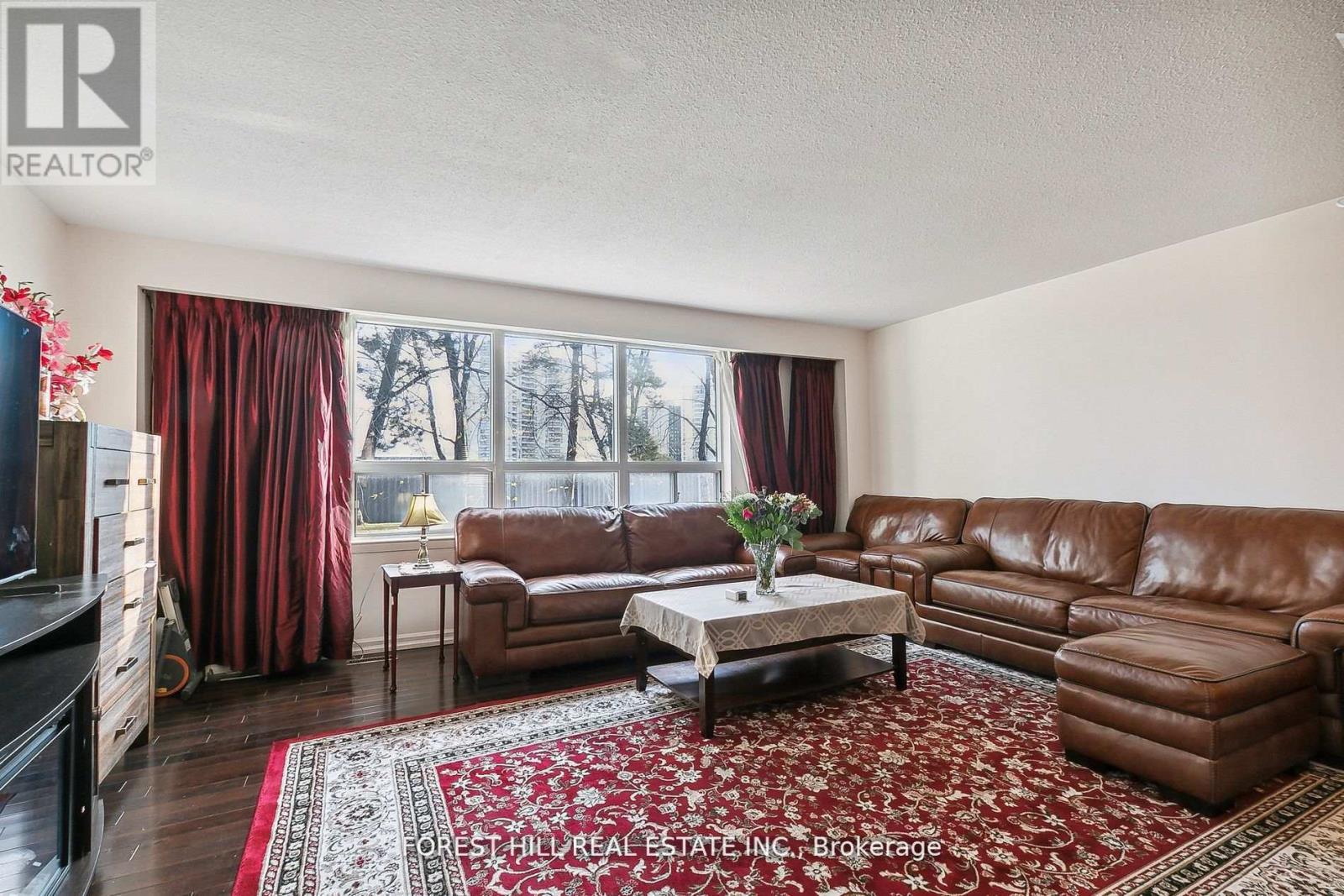 86 Village Greenway, Toronto, Ontario  M2J 1K8 - Photo 11 - C12371048