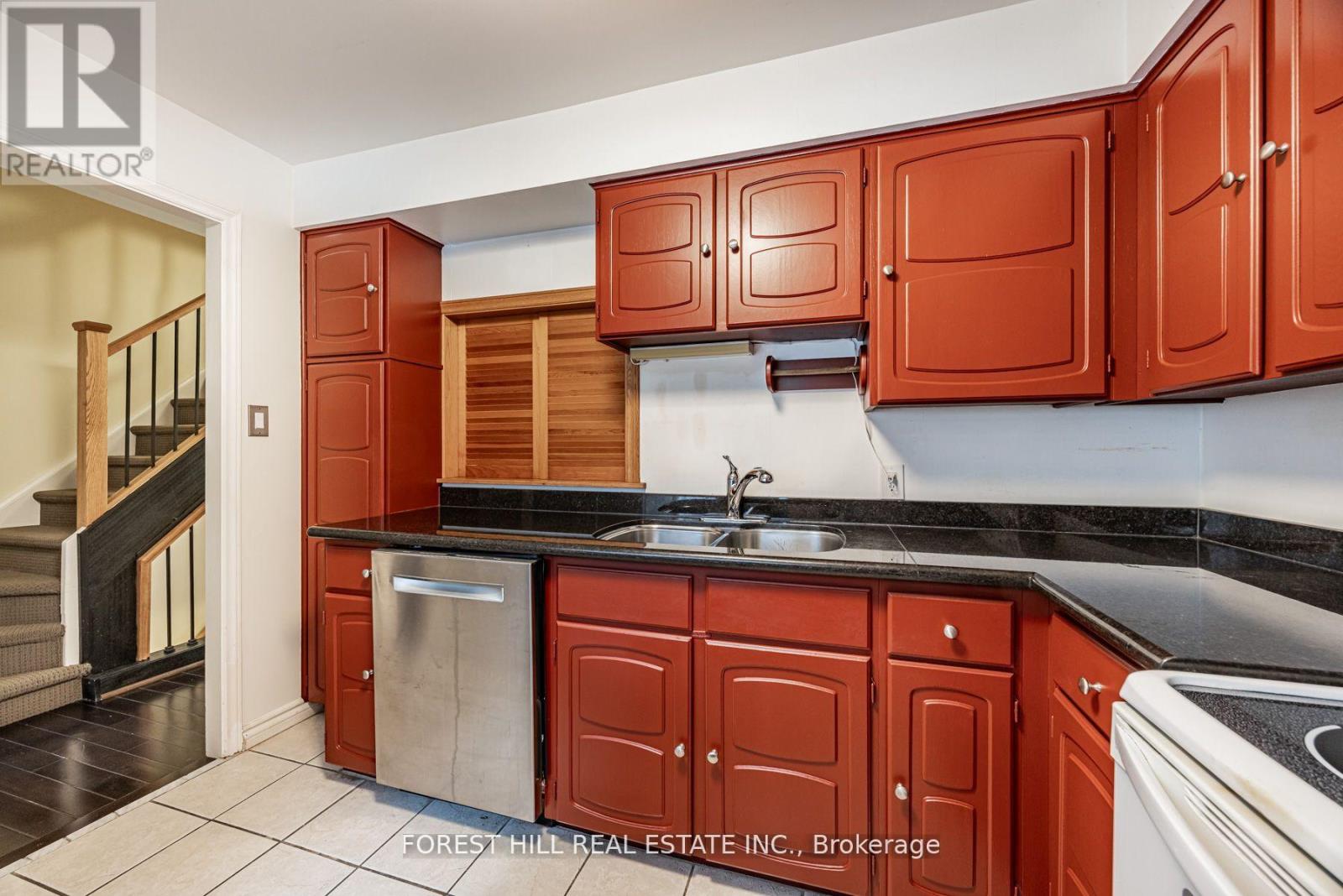 86 Village Greenway, Toronto, Ontario  M2J 1K8 - Photo 22 - C12371048