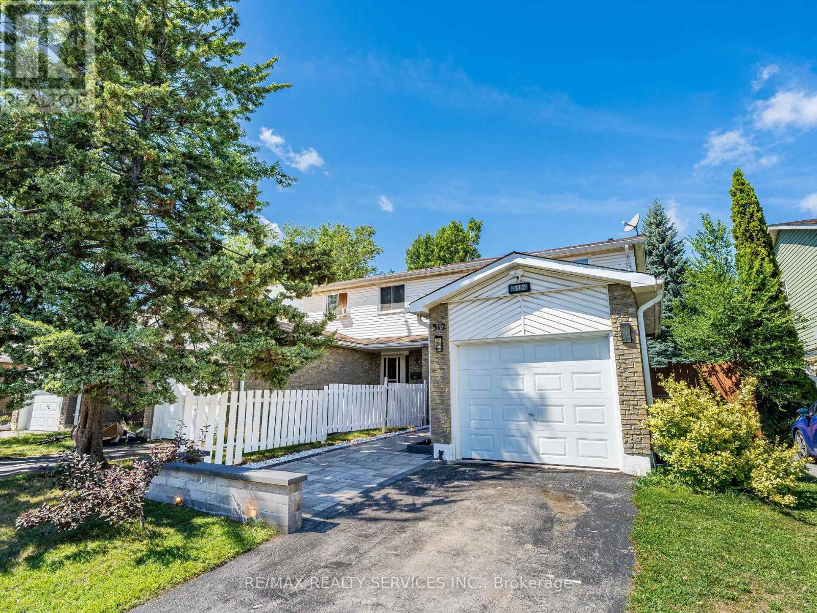 312 Killarney Court, Oshawa, Ontario  L1J 6C7 - Photo 5 - E12371057