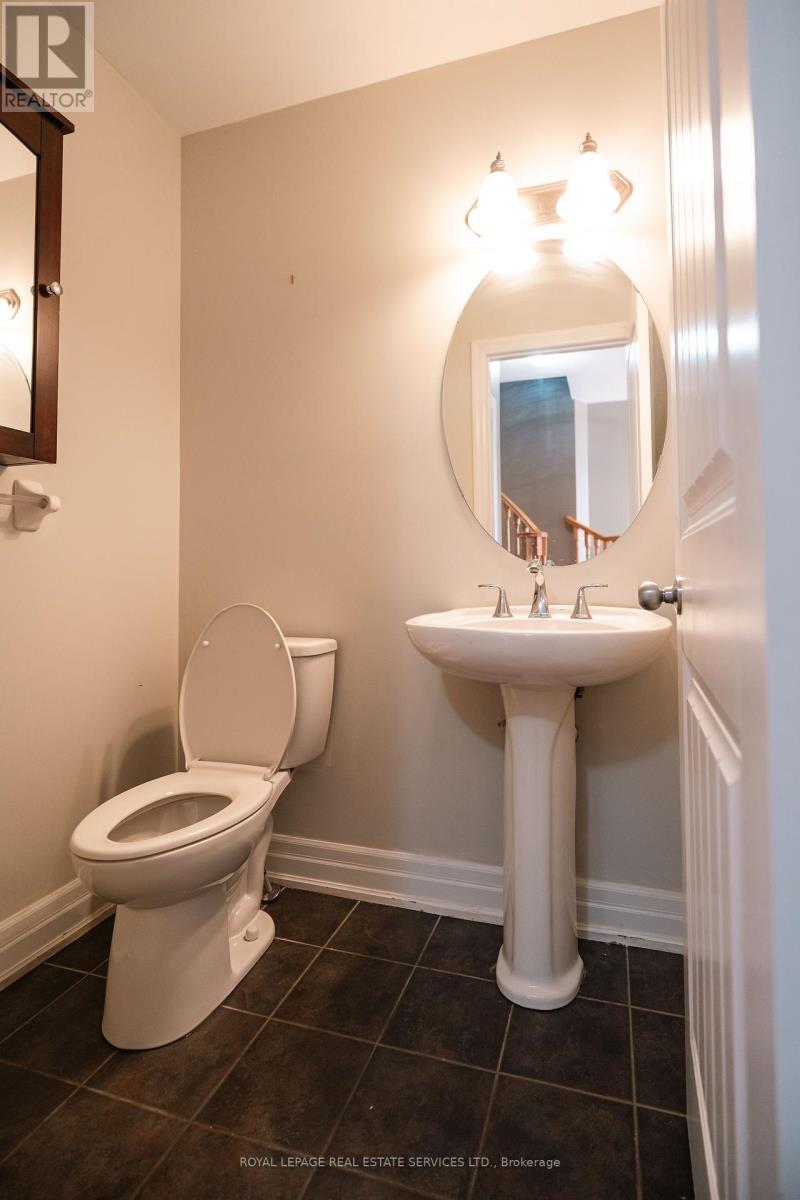258 Holloway Terrace, Milton (Sc Scott), Ontario  L9T 0S1 - Photo 13 - W12371015