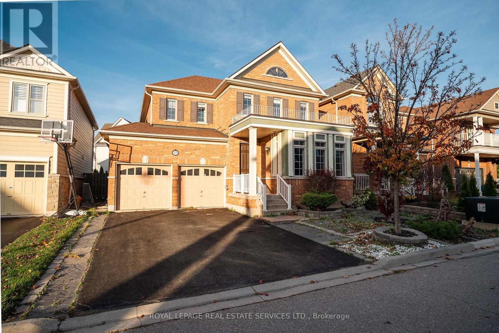 258 Holloway Terrace, Milton (Sc Scott), Ontario  L9T 0S1 - Photo 3 - W12371015