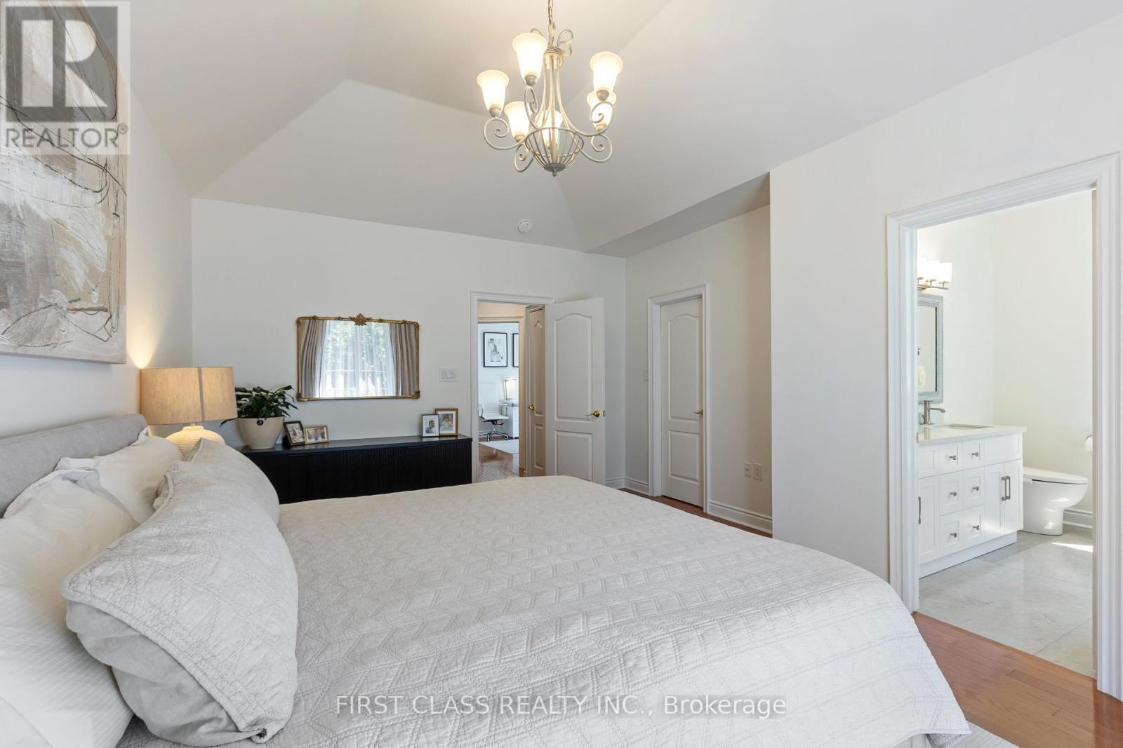 2292 Eighth Line, Oakville (Wc Wedgewood Creek), Ontario  L6H 6S3 - Photo 22 - W12371046