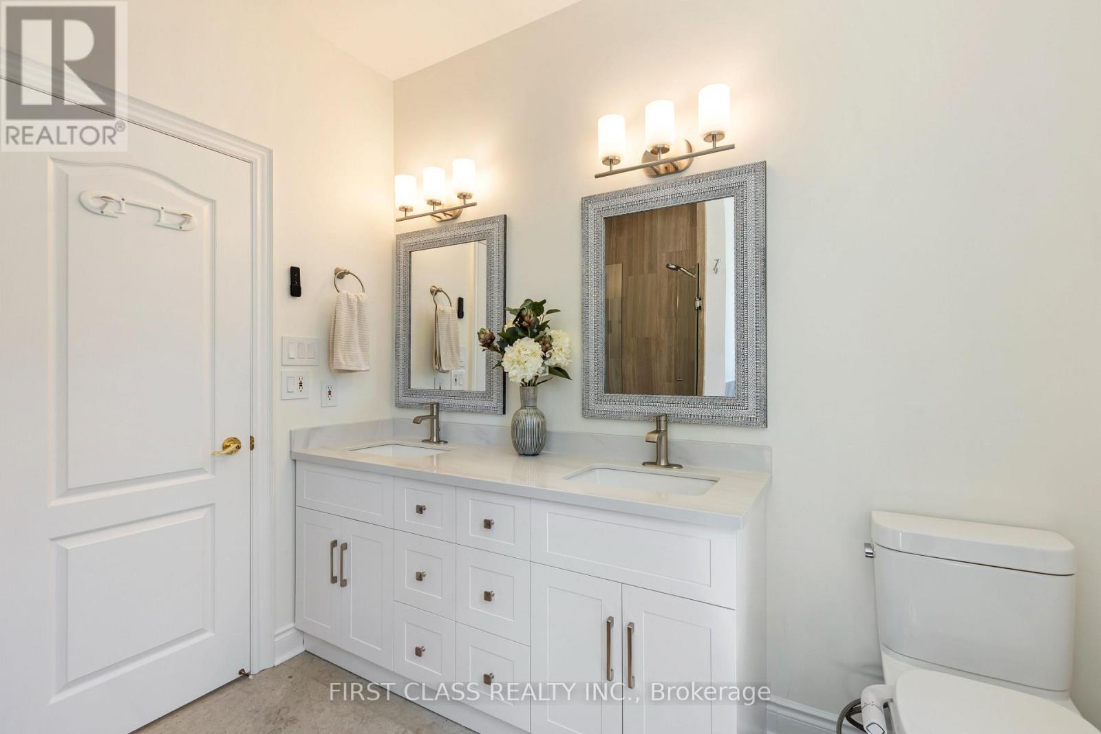 2292 Eighth Line, Oakville (Wc Wedgewood Creek), Ontario  L6H 6S3 - Photo 24 - W12371046