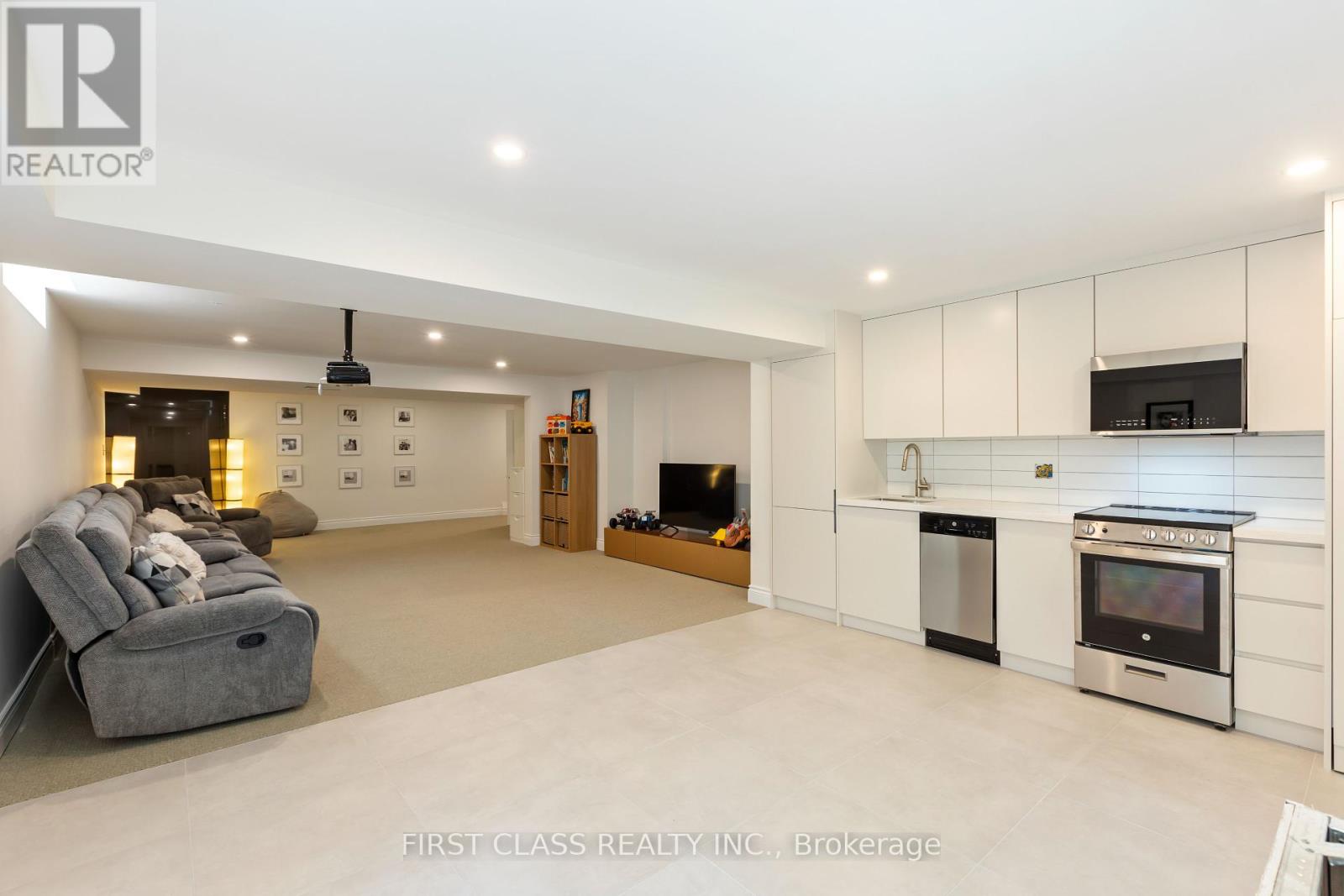 2292 Eighth Line, Oakville (Wc Wedgewood Creek), Ontario  L6H 6S3 - Photo 34 - W12371046