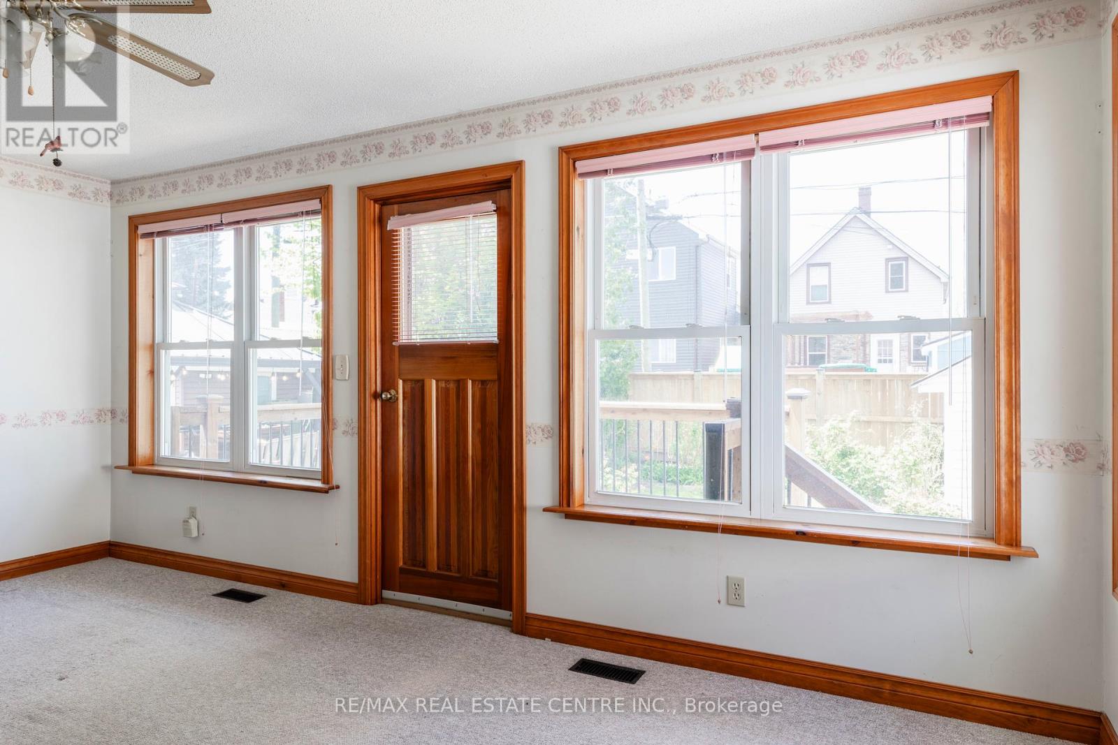 27 Barons Avenue N, Hamilton, Ontario  L8H 5A3 - Photo 33 - X12370968