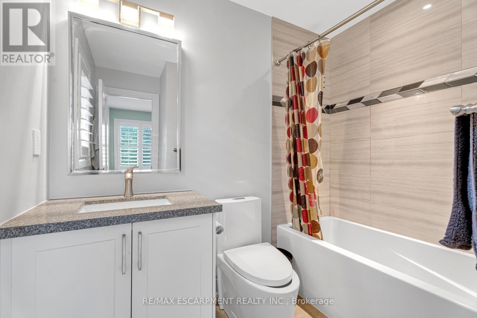 120 Davidson Boulevard, Hamilton (Dundas), Ontario  L9H 7M5 - Photo 21 - X12370986
