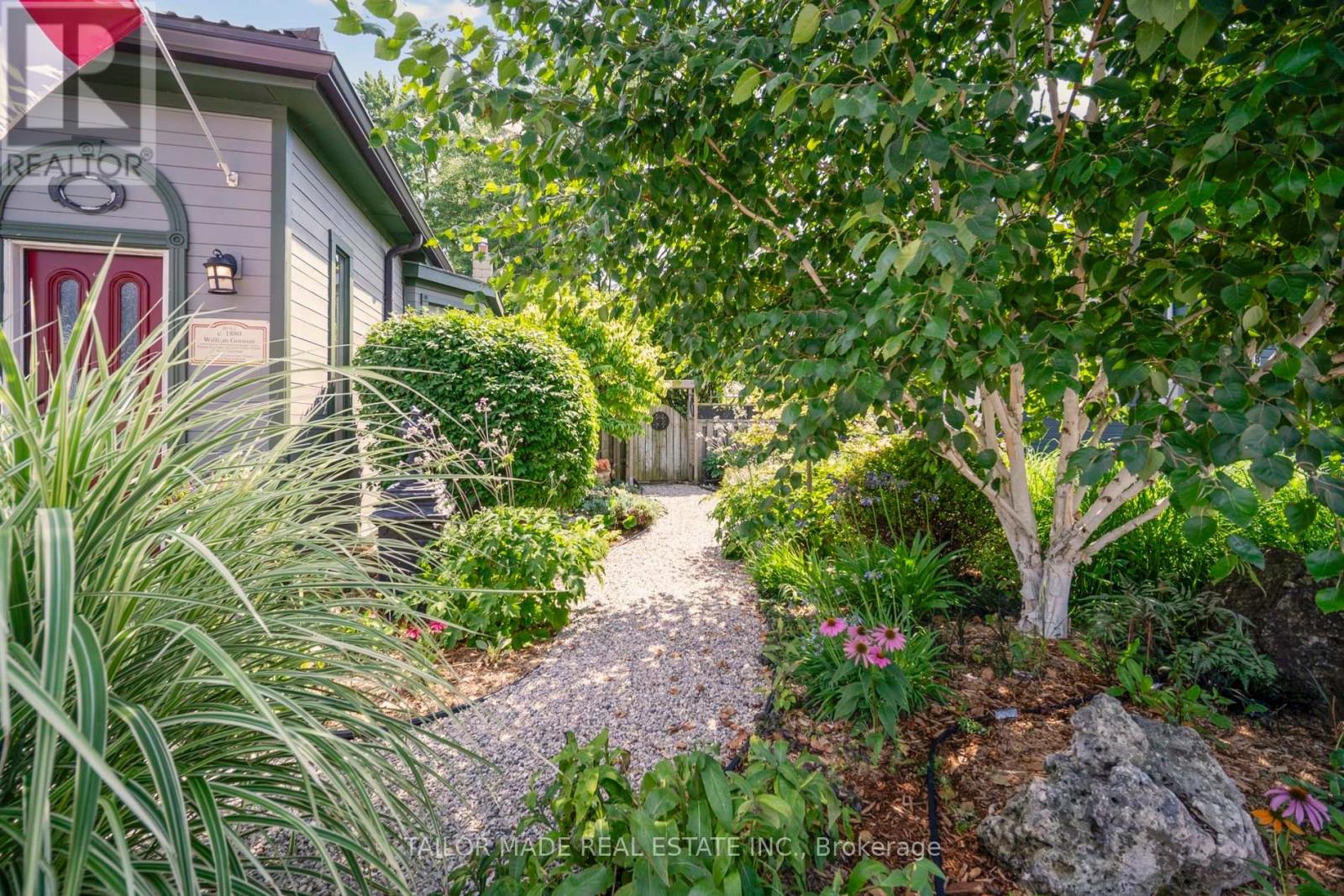 4 Leslie Street, London North, Ontario  N6H 1H9 - Photo 4 - X12371017