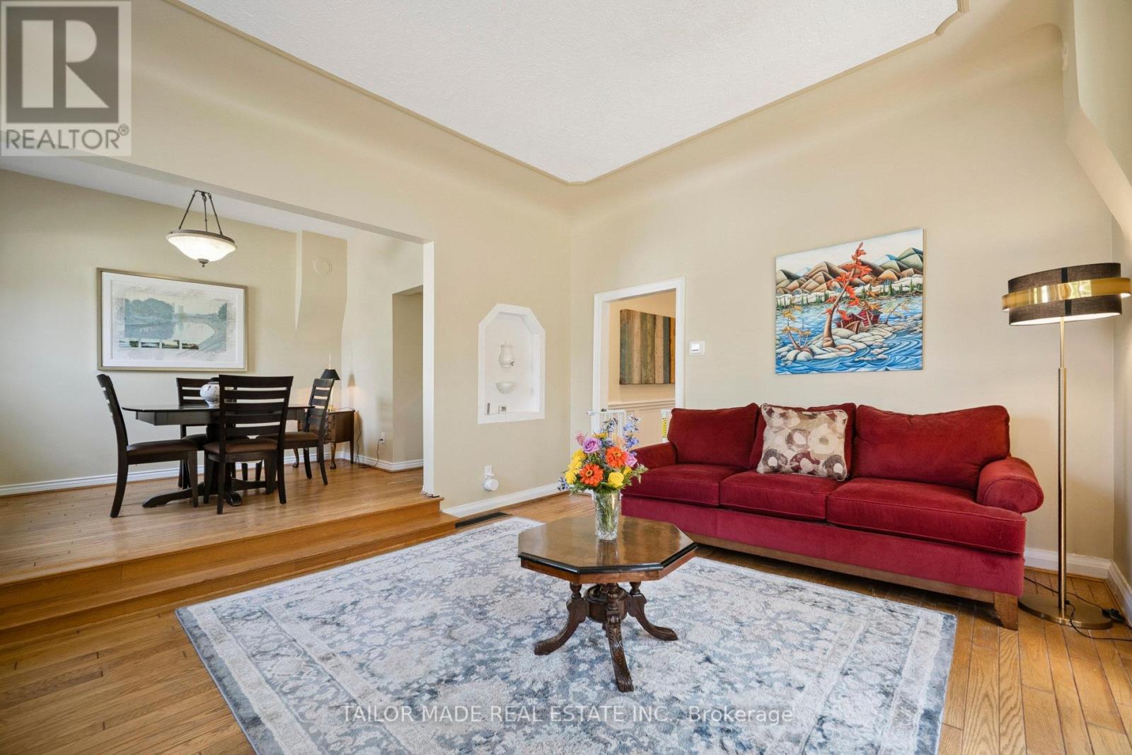4 Leslie Street, London North, Ontario  N6H 1H9 - Photo 7 - X12371017