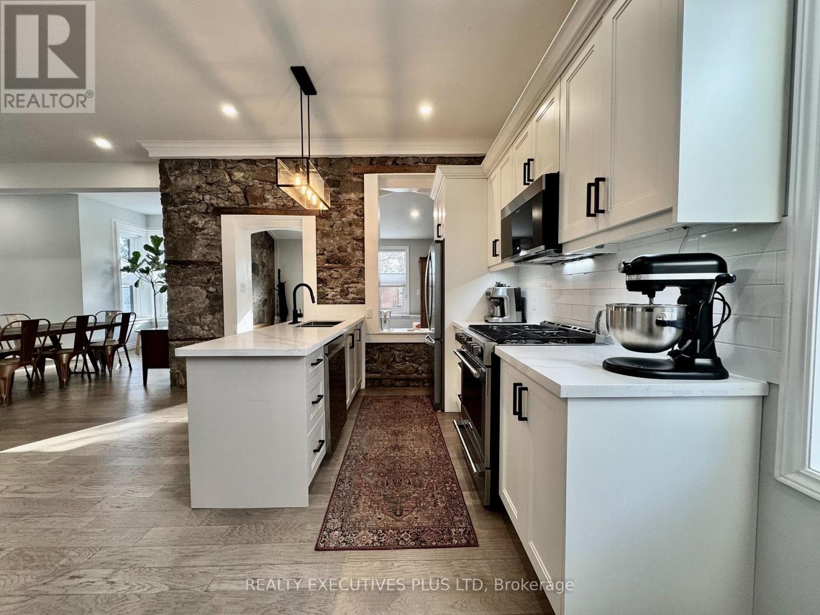 6 Elgin Street N, Cambridge, Ontario  N1R 5G7 - Photo 15 - X12371056