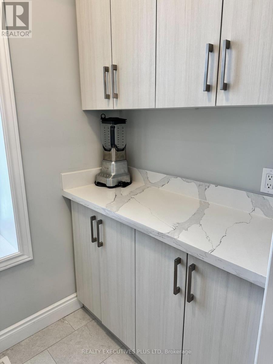 6 Elgin Street N, Cambridge, Ontario  N1R 5G7 - Photo 18 - X12371056