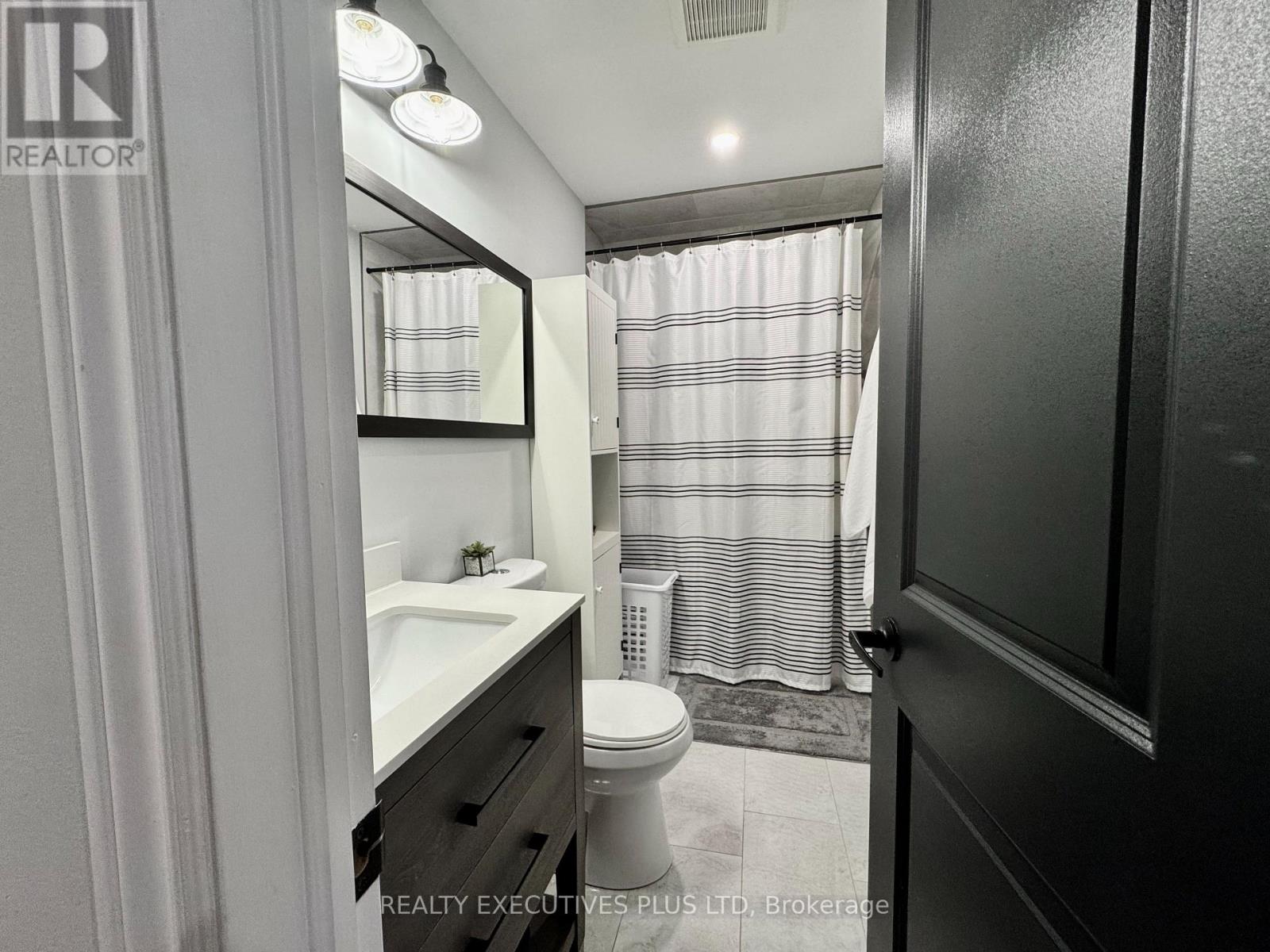 6 Elgin Street N, Cambridge, Ontario  N1R 5G7 - Photo 20 - X12371056