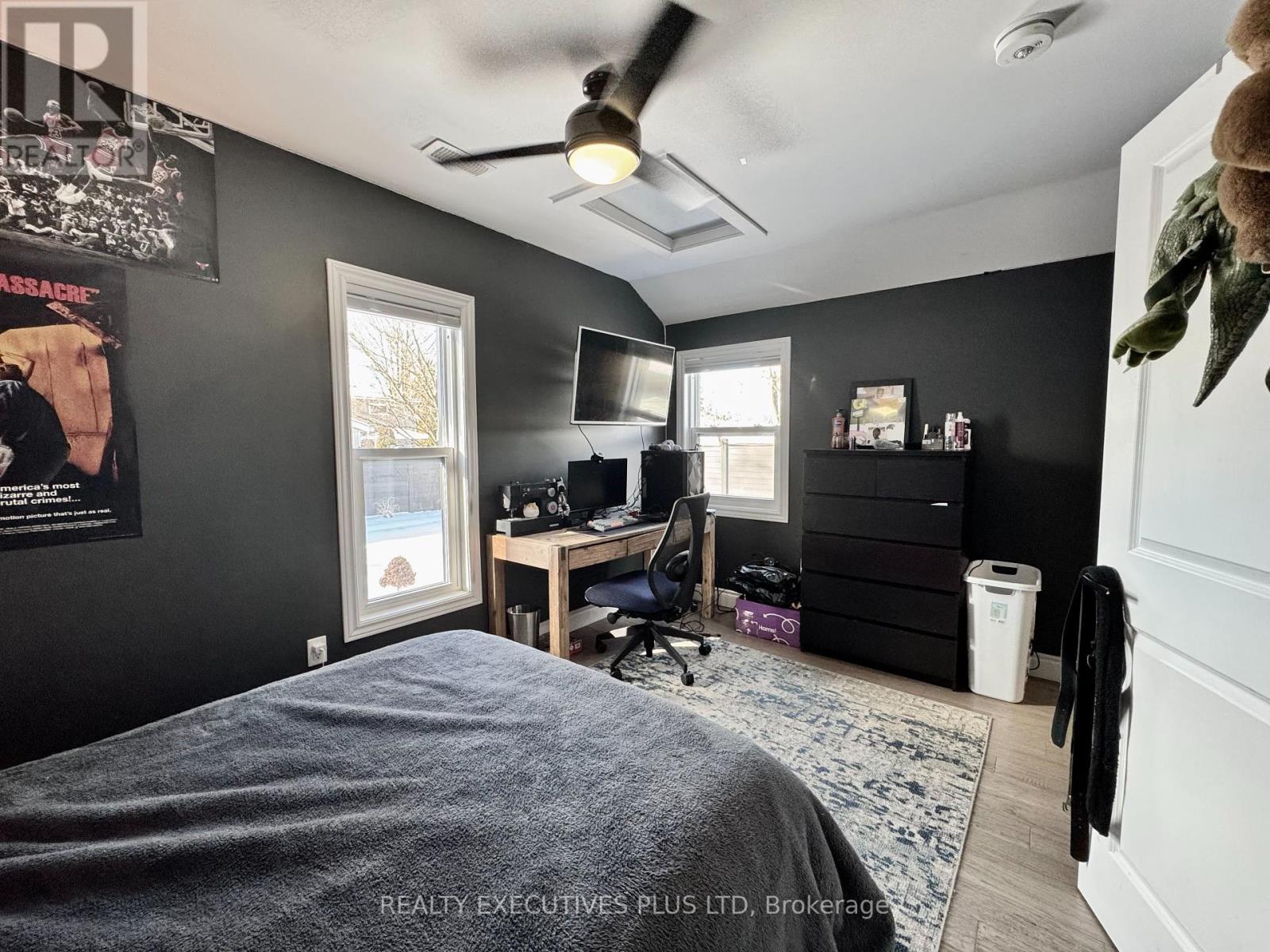 6 Elgin Street N, Cambridge, Ontario  N1R 5G7 - Photo 23 - X12371056