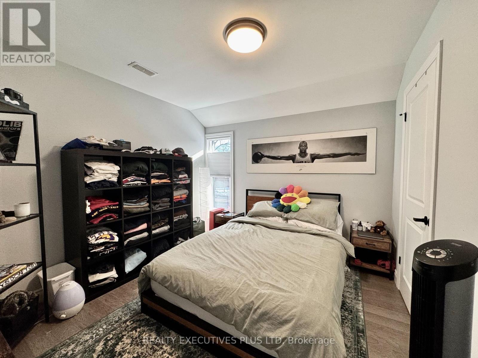 6 Elgin Street N, Cambridge, Ontario  N1R 5G7 - Photo 24 - X12371056